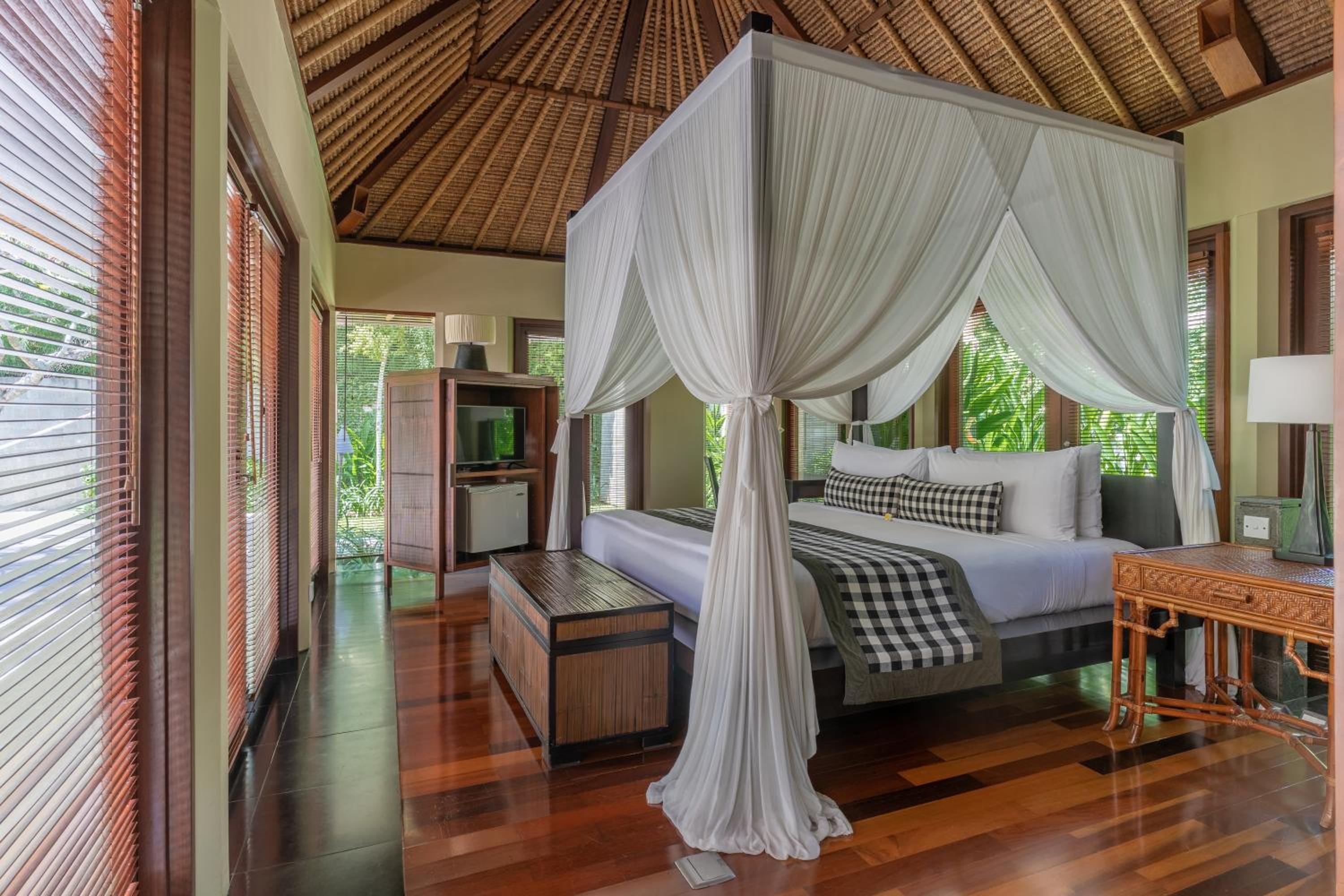 One-Bedroom Private Pool Villa with Free Airport Transfer - Photo 4