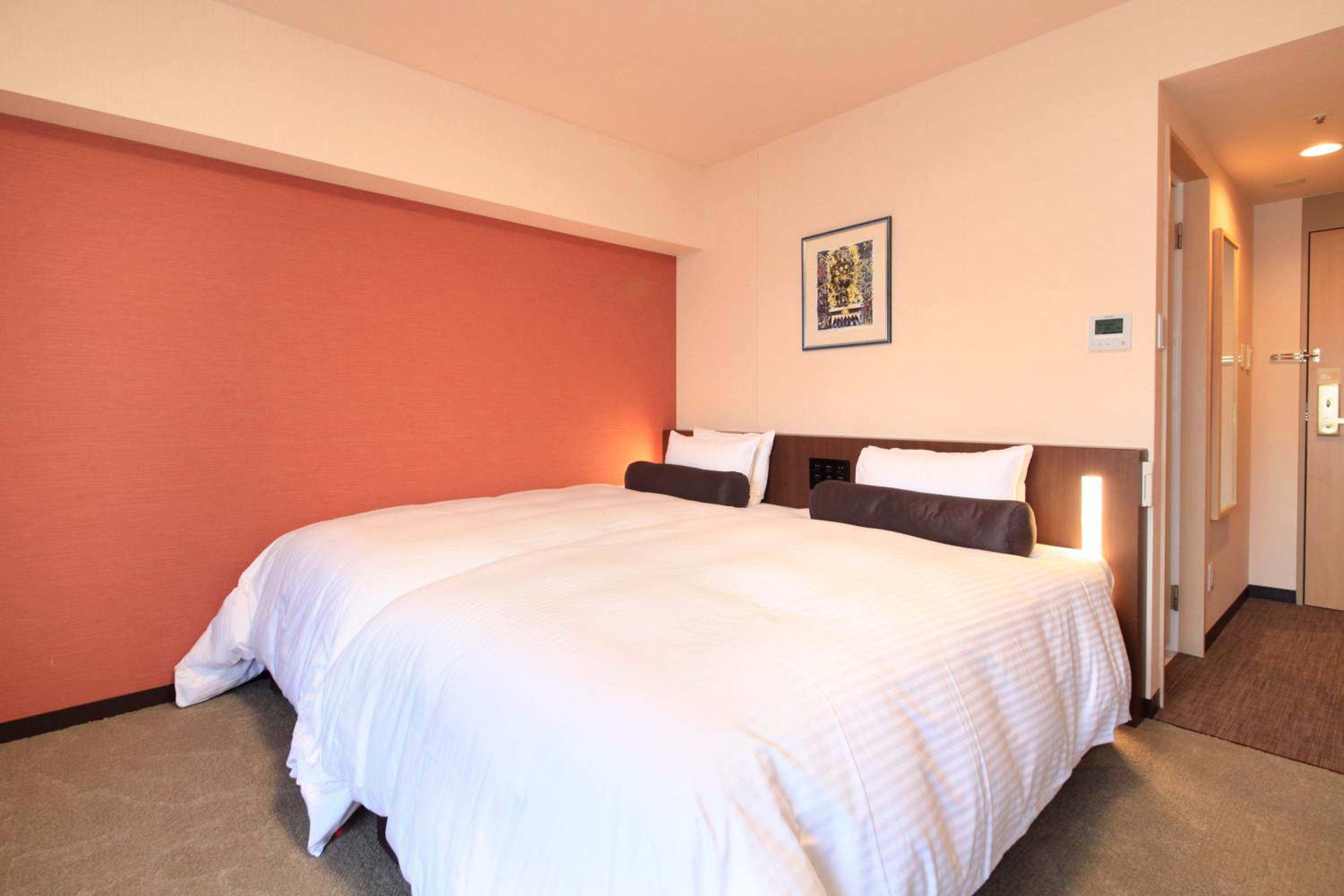 Twin Room - Non-Smoking photo 1