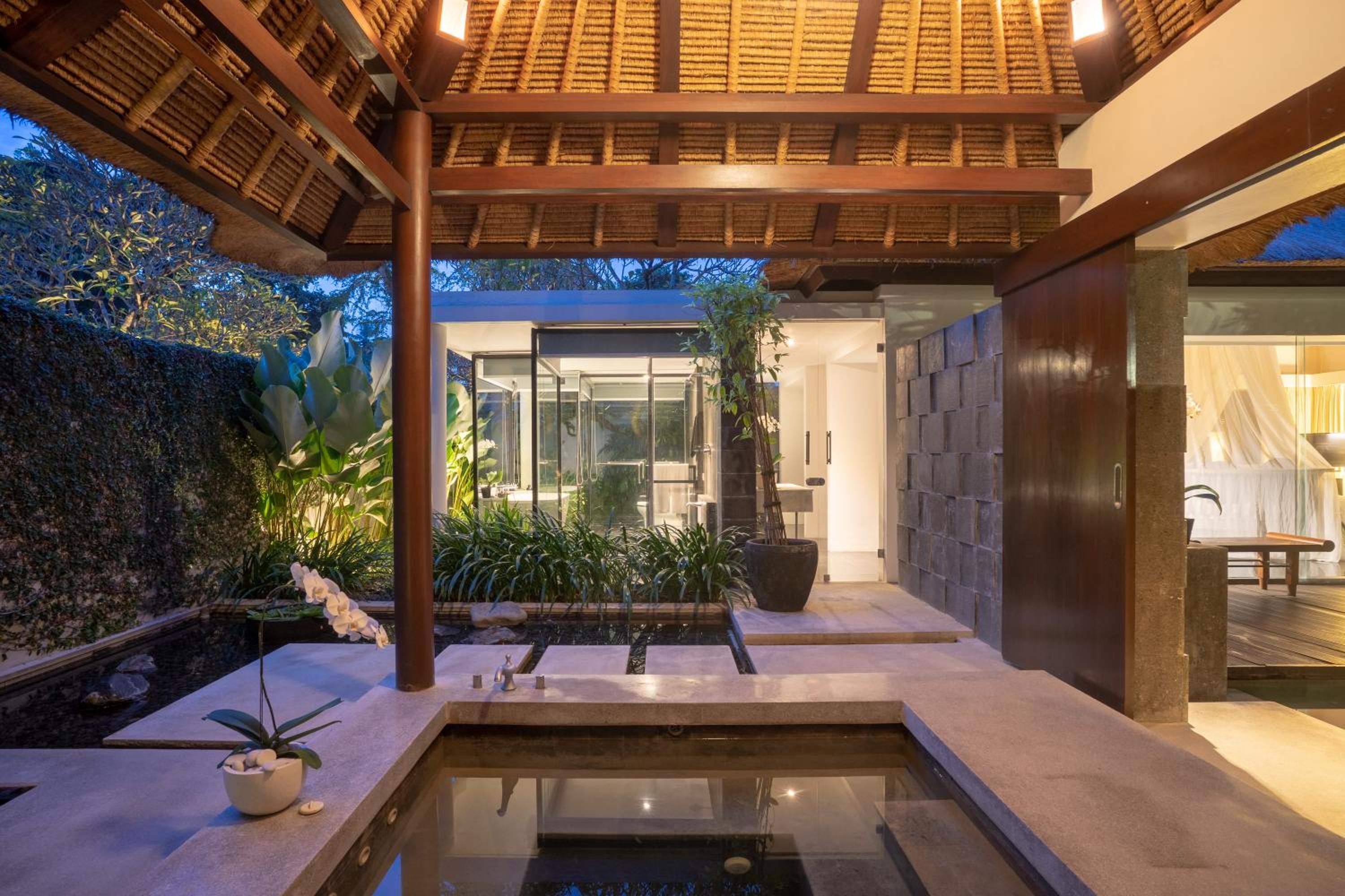 One-Bedroom Luxury Pool Villa with Free Airport Transfer - Photo 7