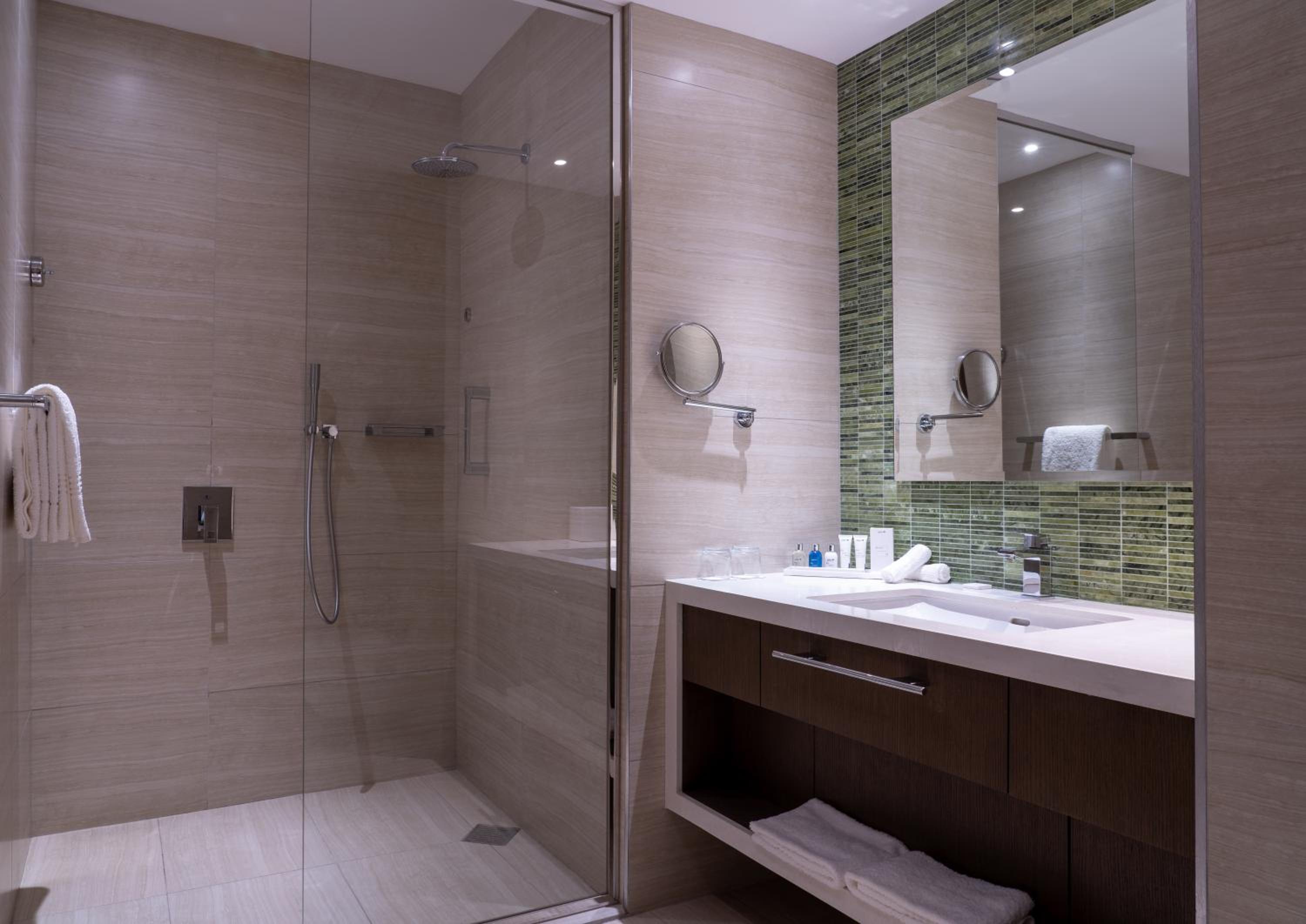 Superior Room - Pool View - Photo 7