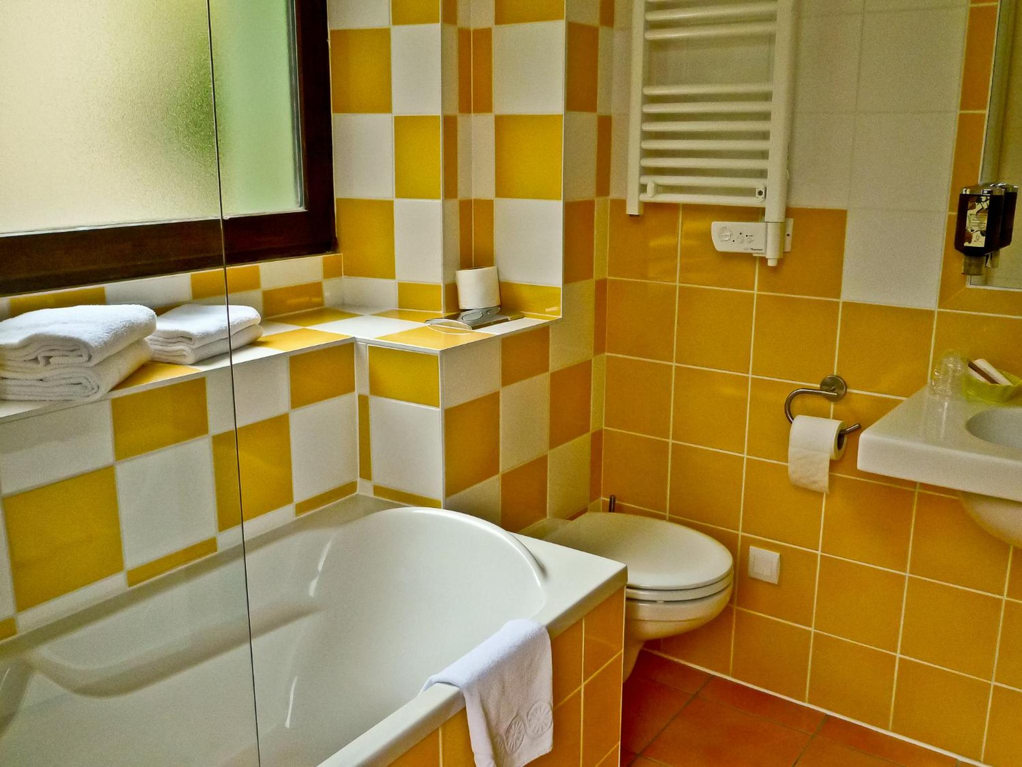 Classic Double Room - Lake Side - Photo 11