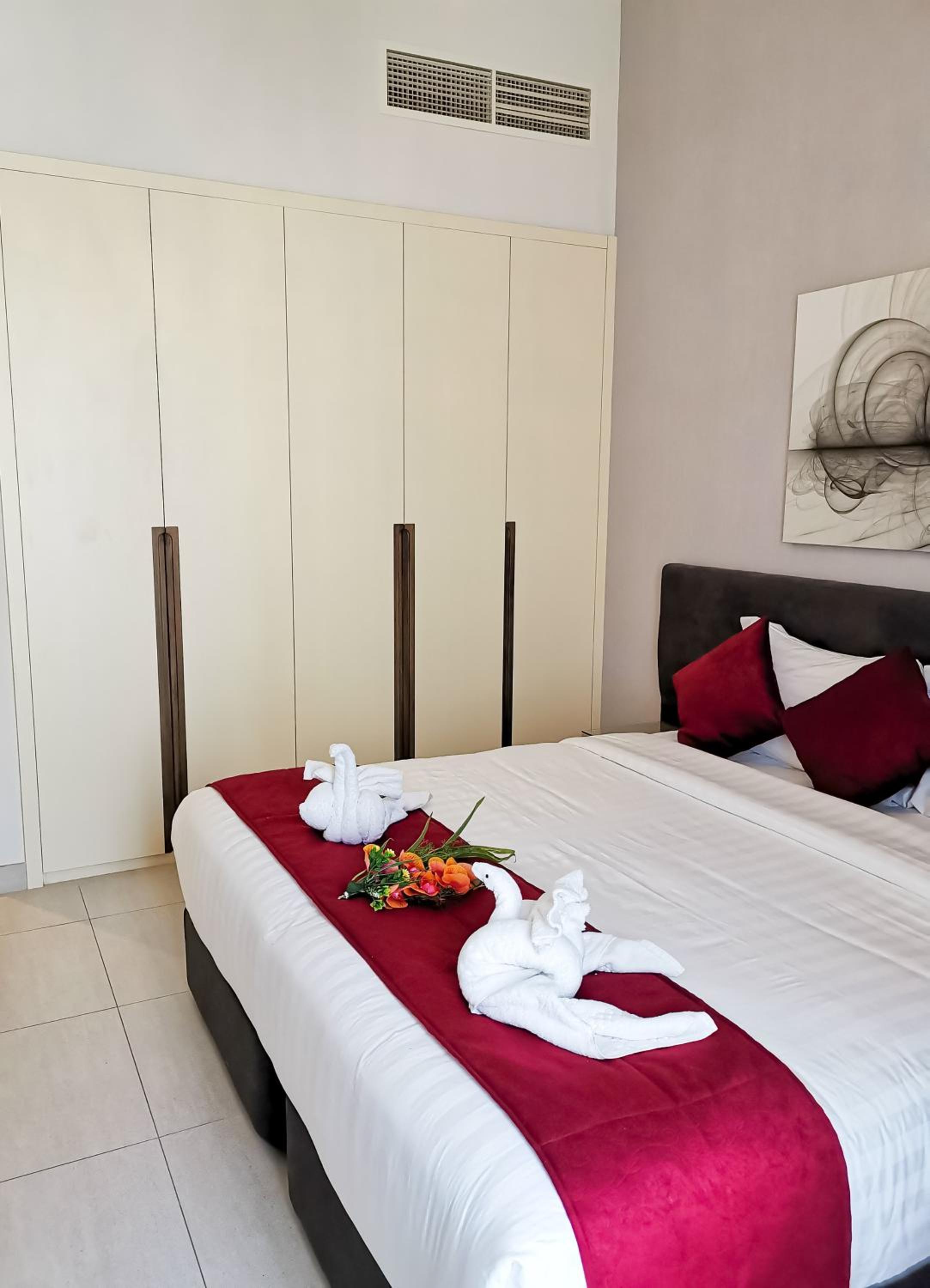 Two-Bedroom Suite - Photo 12