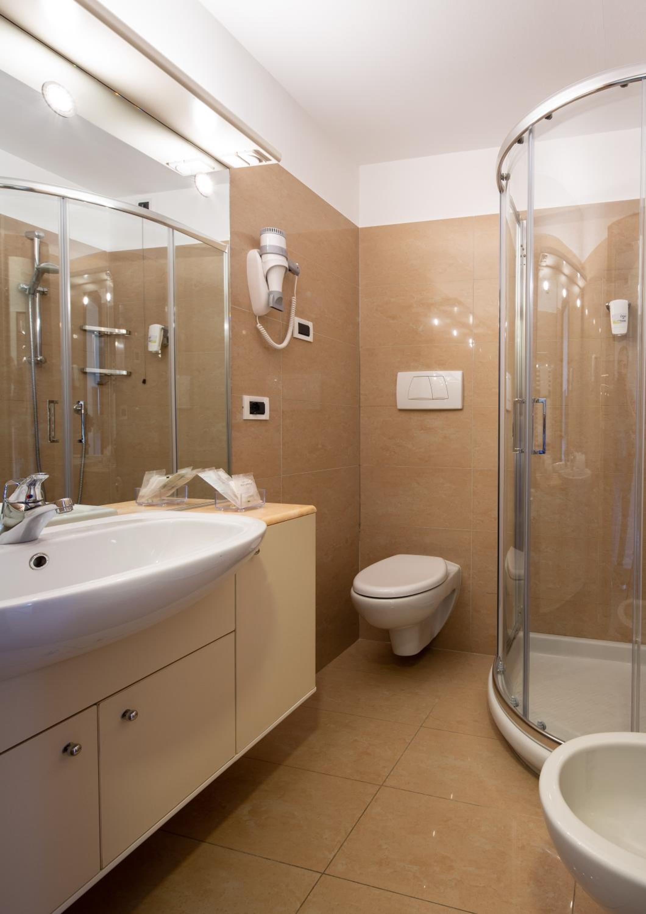 Business Queen Room - Photo 14