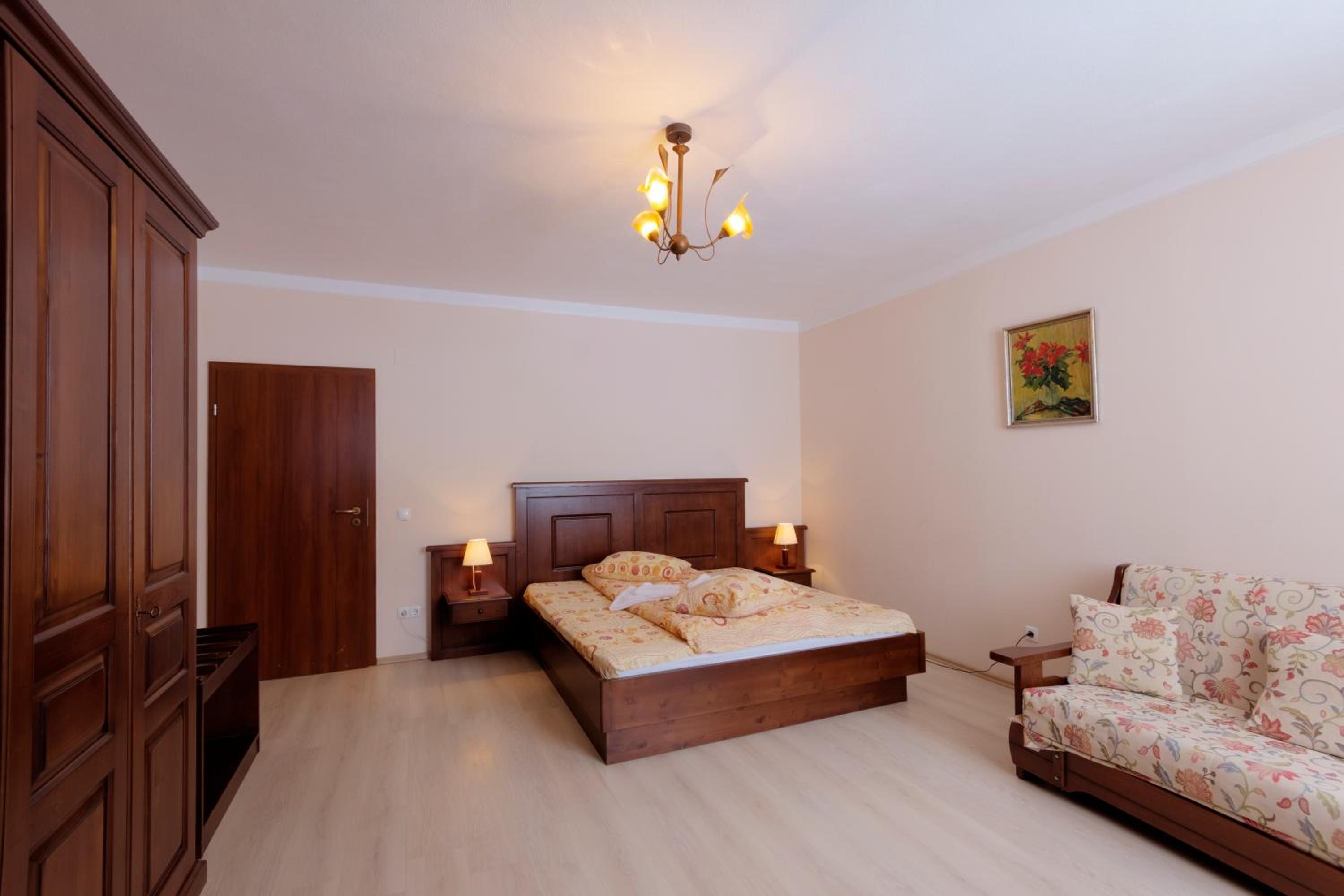 Family Room (2 Adults + 2 Children) photo 2