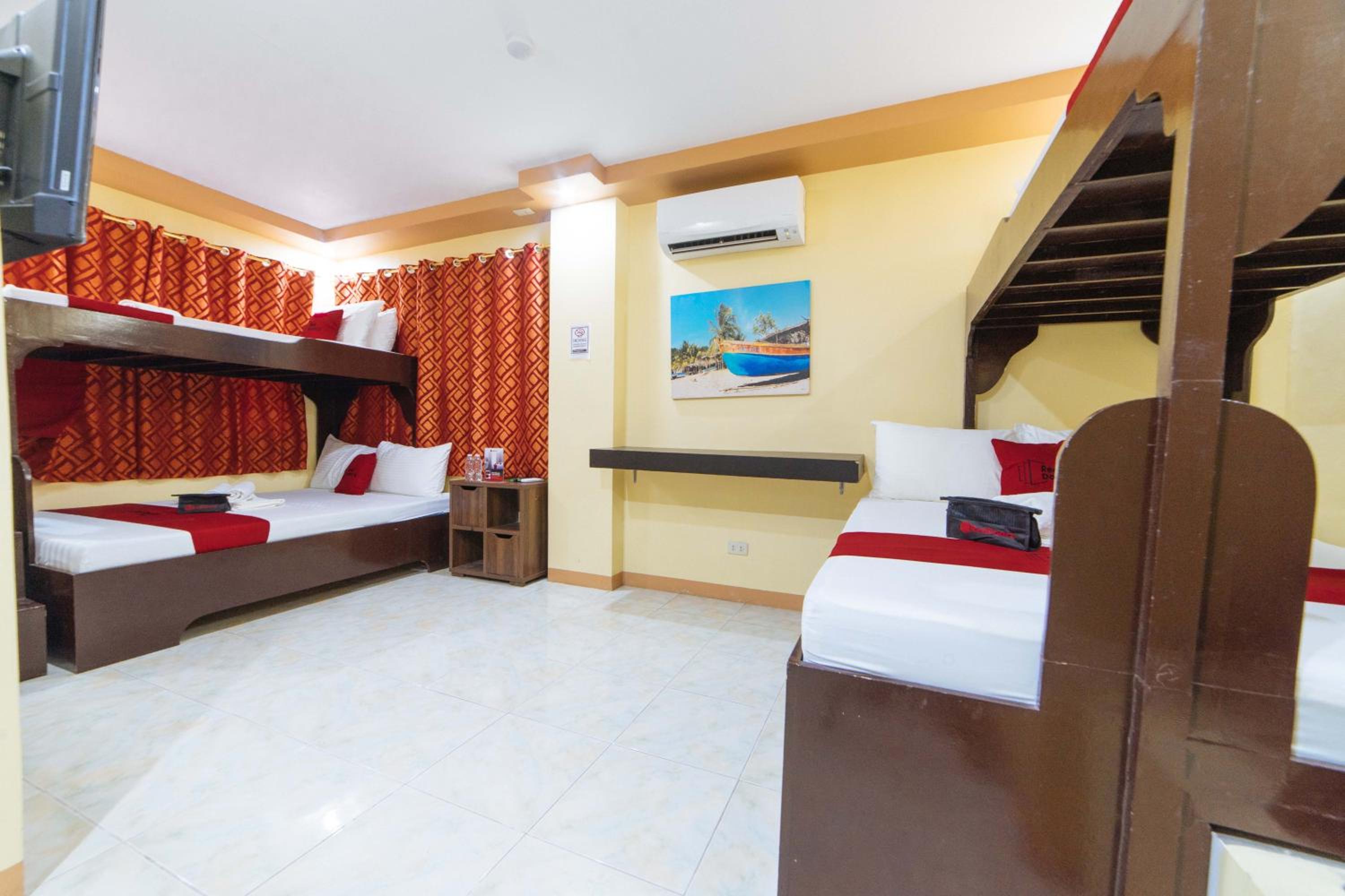 Quadruple Room - Photo 7