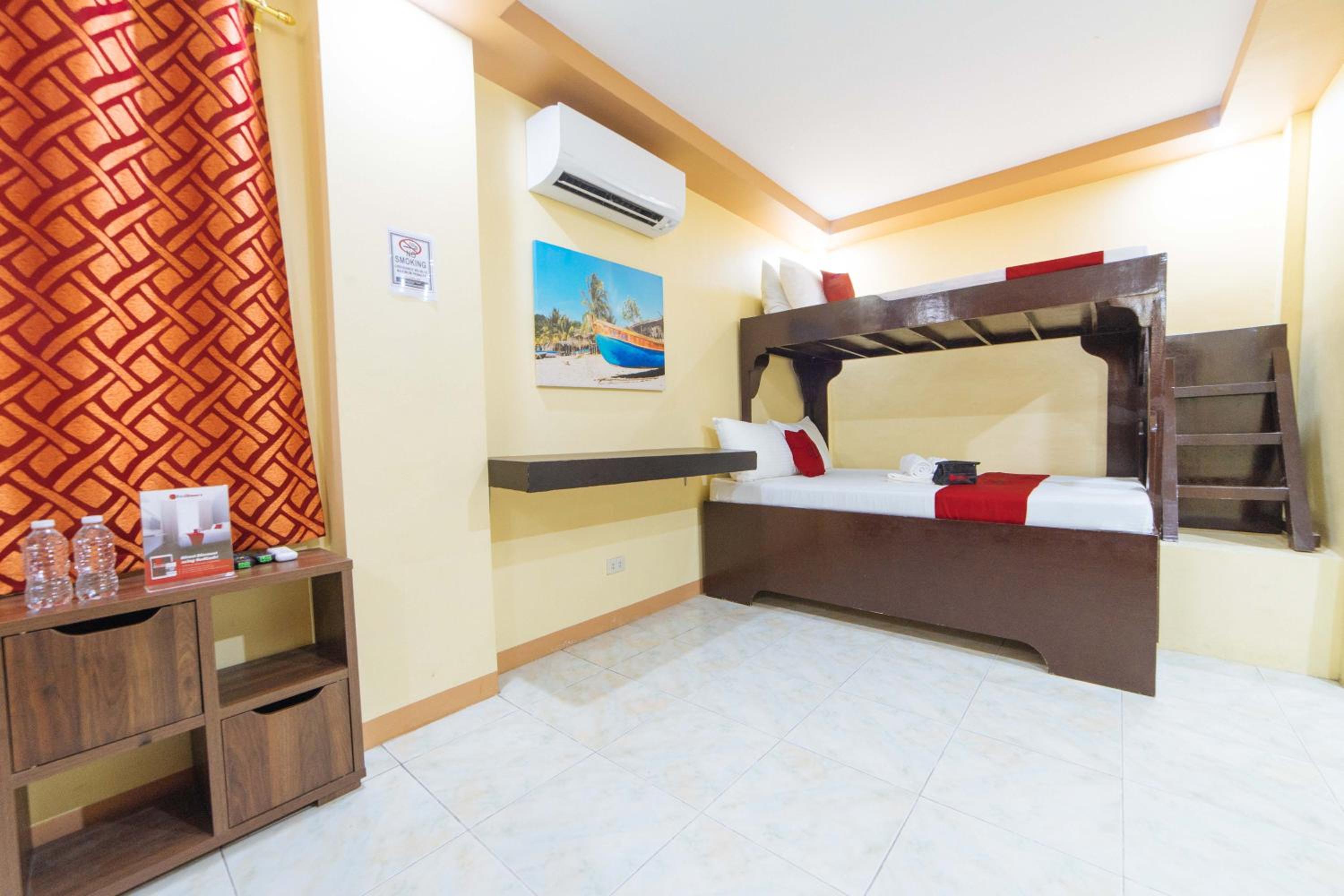 Quadruple Room - Photo 8