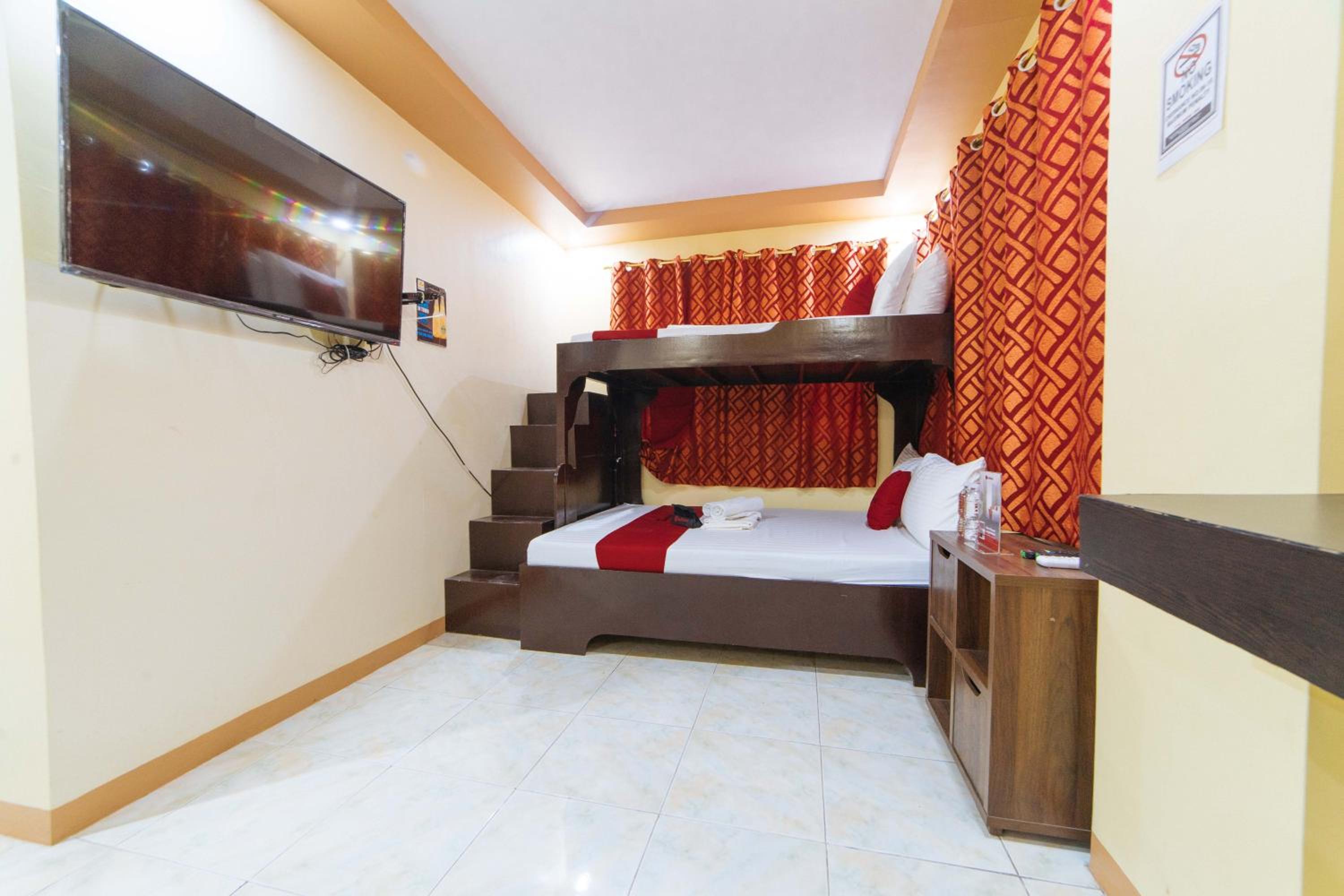 Quadruple Room - Photo 2