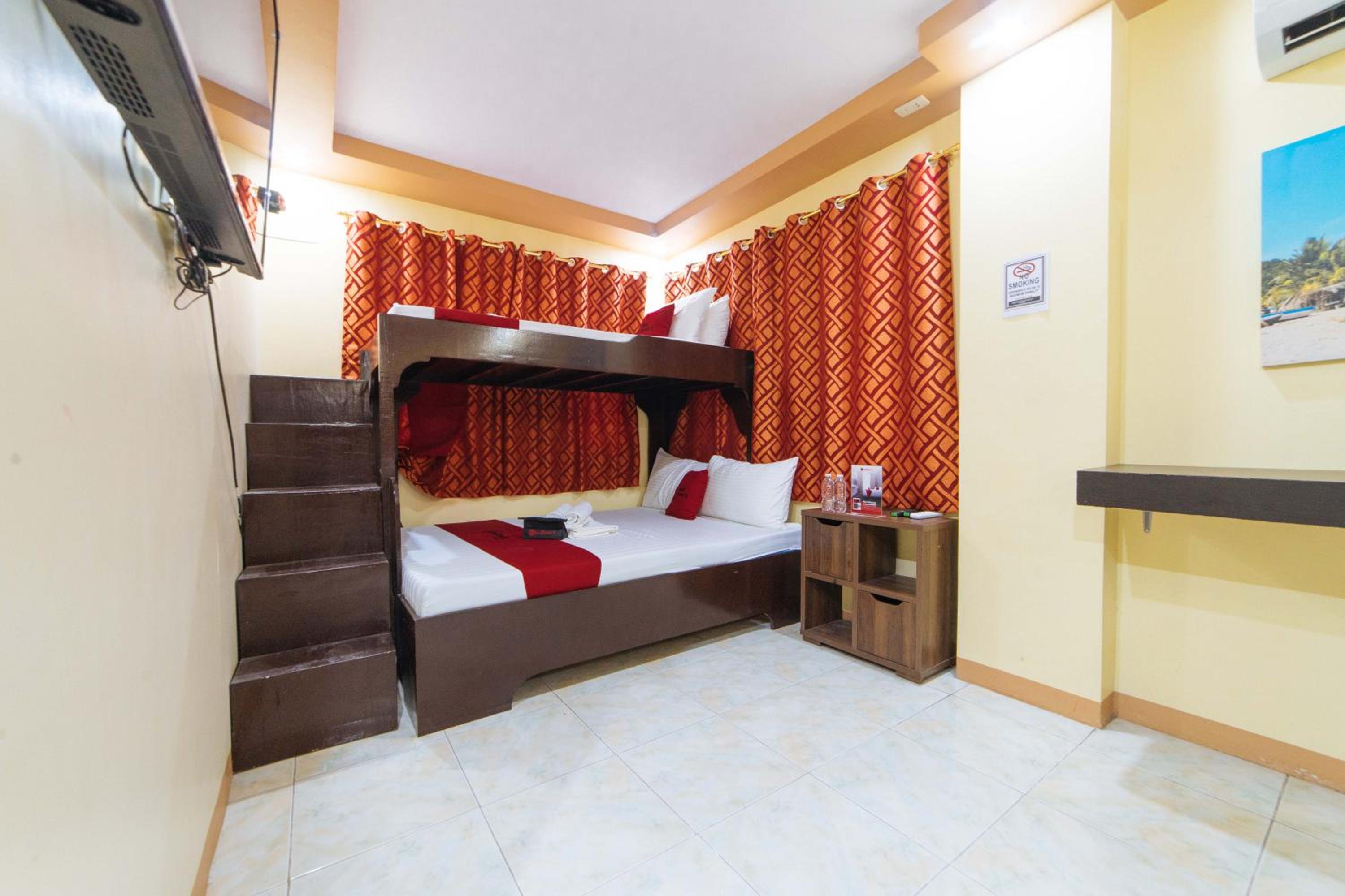 Quadruple Room - Photo 9