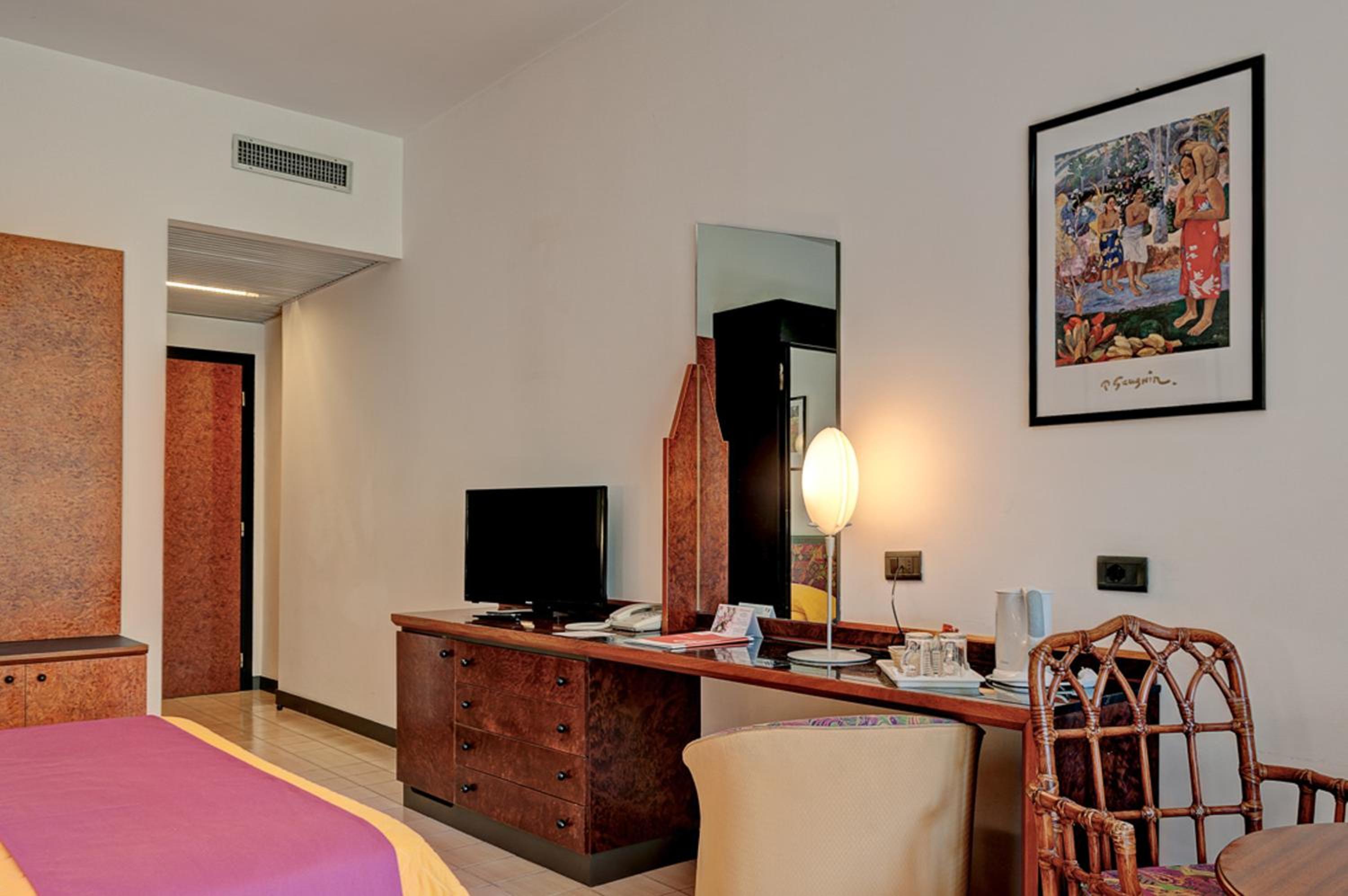 Standard Double or Twin Room with Balcony - Photo 5