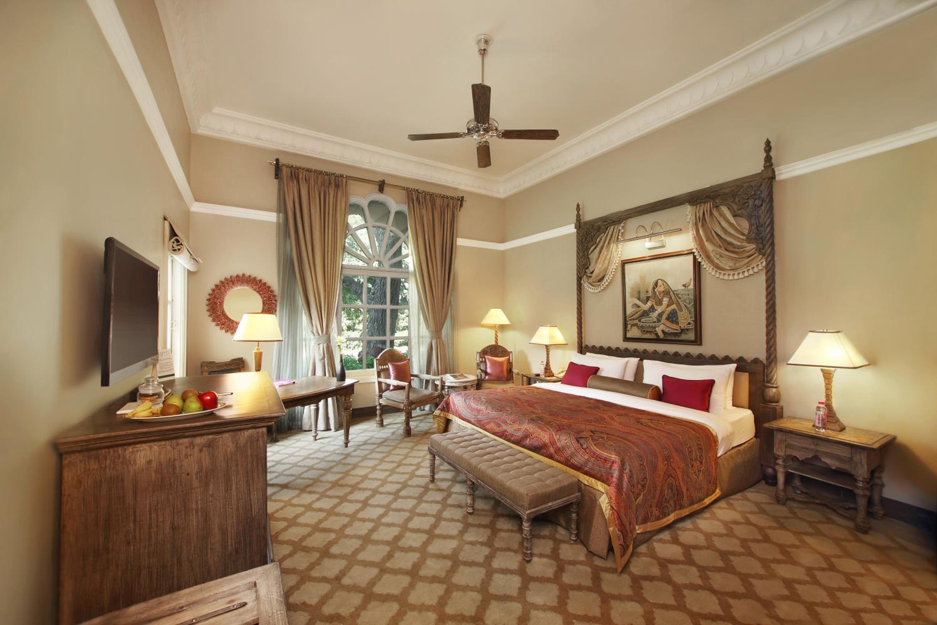 Luxury Room Garden View King Bed - Photo 8