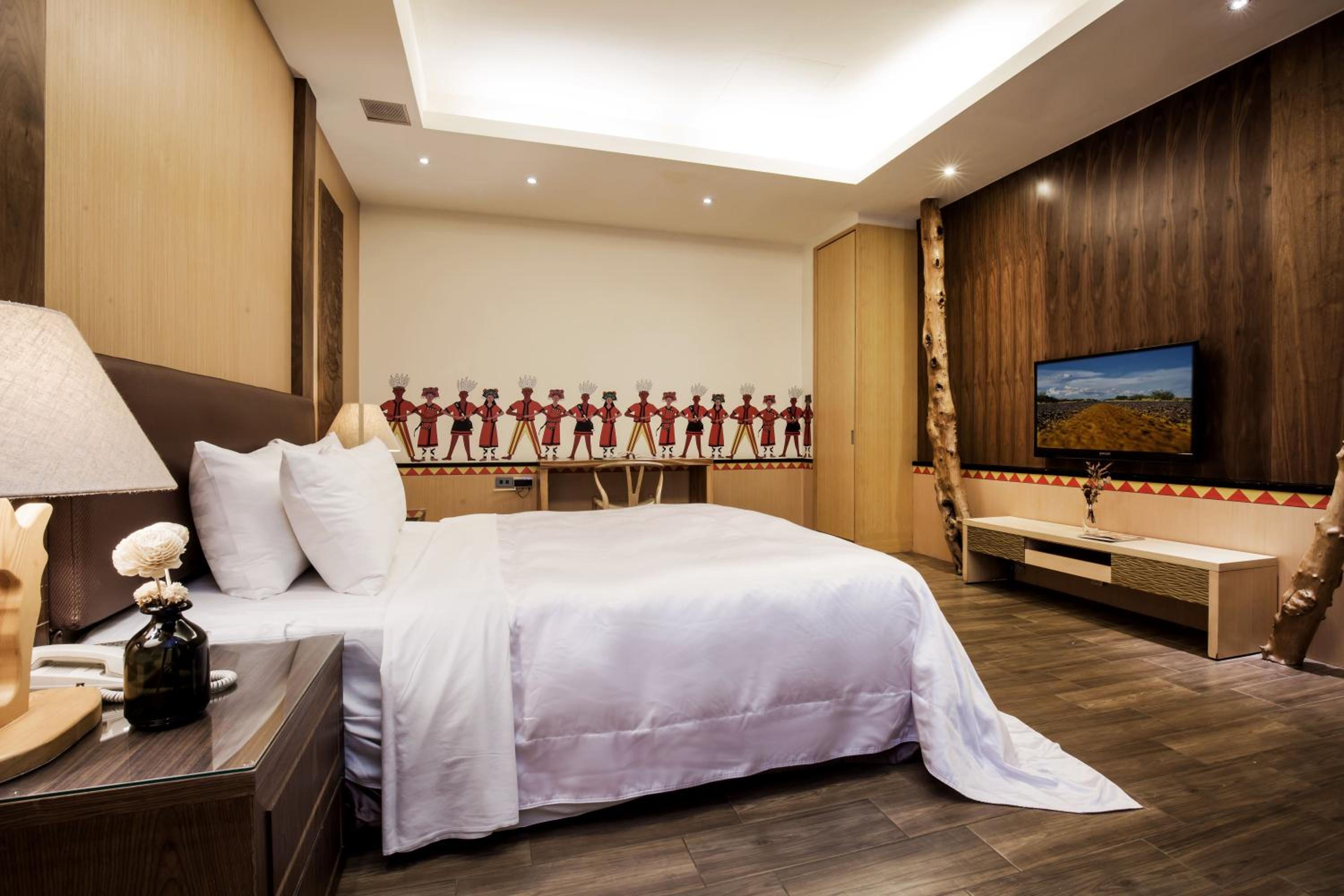 Double Room with Garage- Check in after 20:00 on Weekend - Photo 8