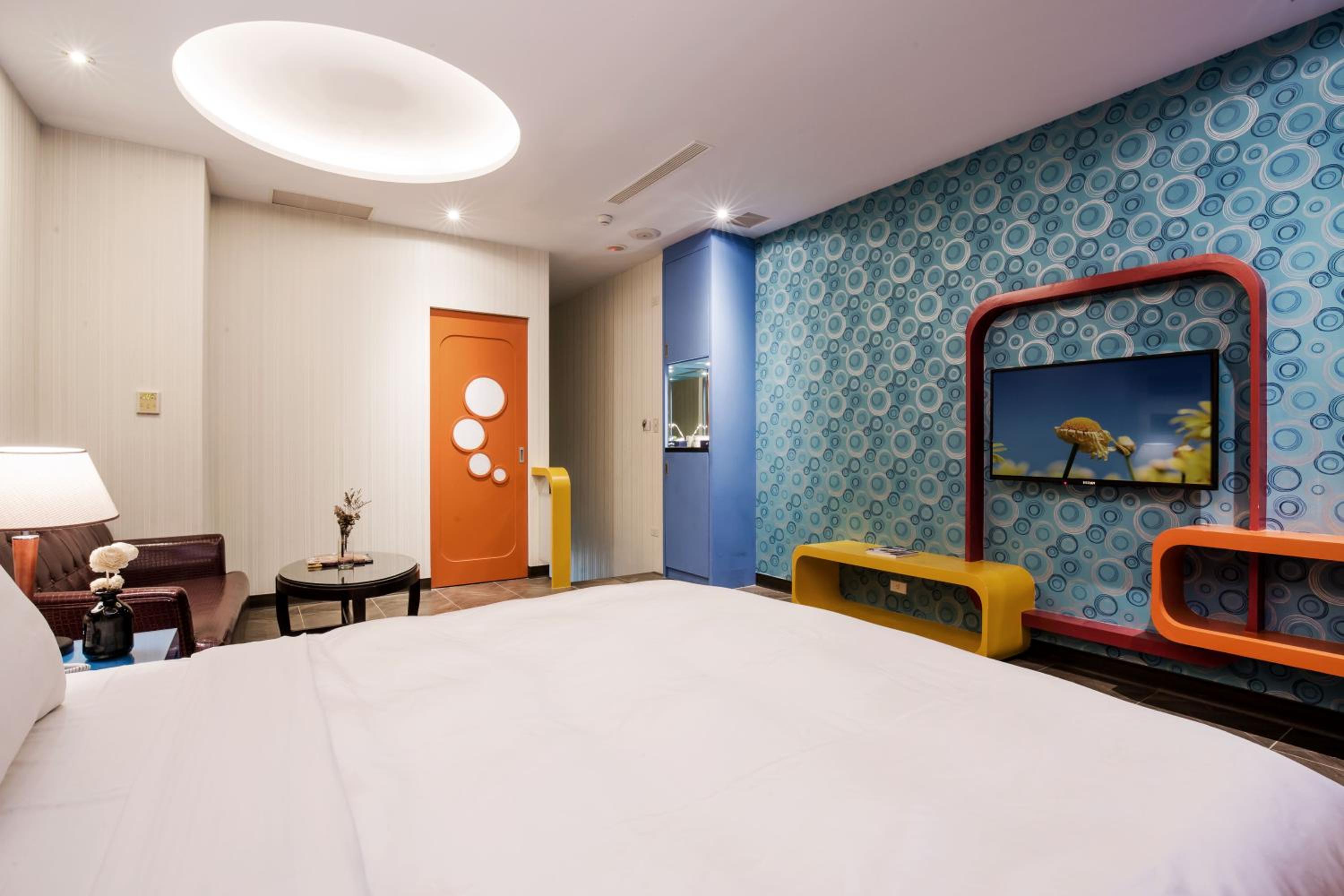 Double Room with Garage- Check in after 20:00 on Weekend - Photo 16