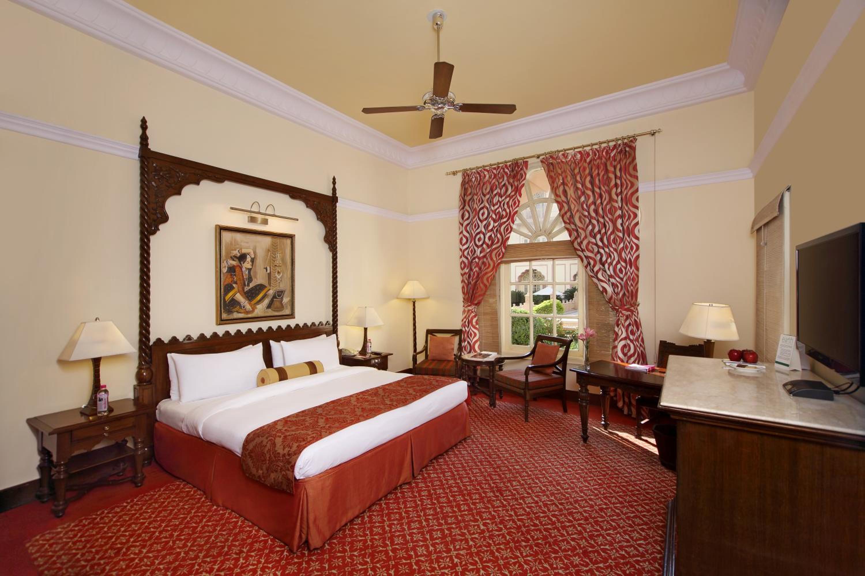 Deluxe Room Pool View King  Bed - Photo 3