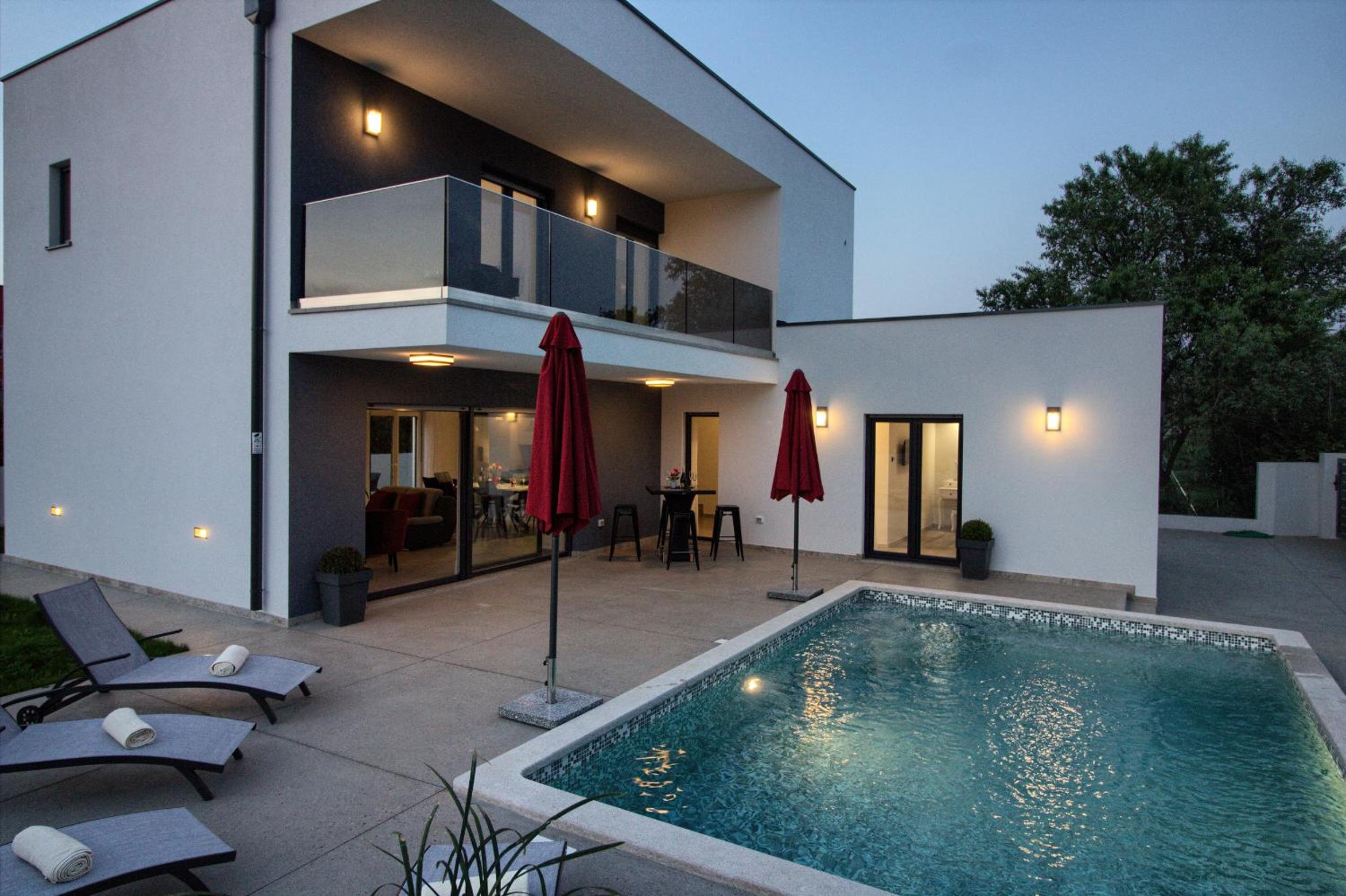 Three-Bedroom Villa photo 3