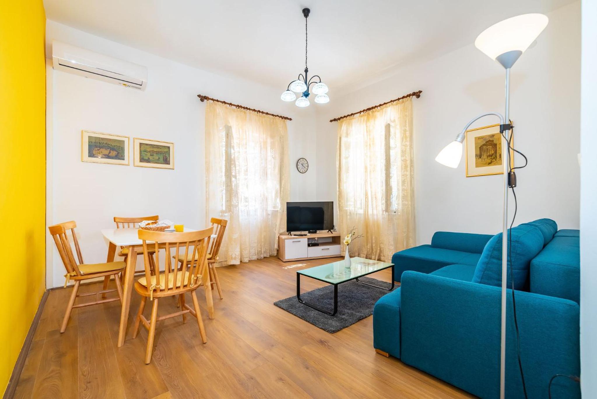 One-Bedroom Apartment - Photo 1