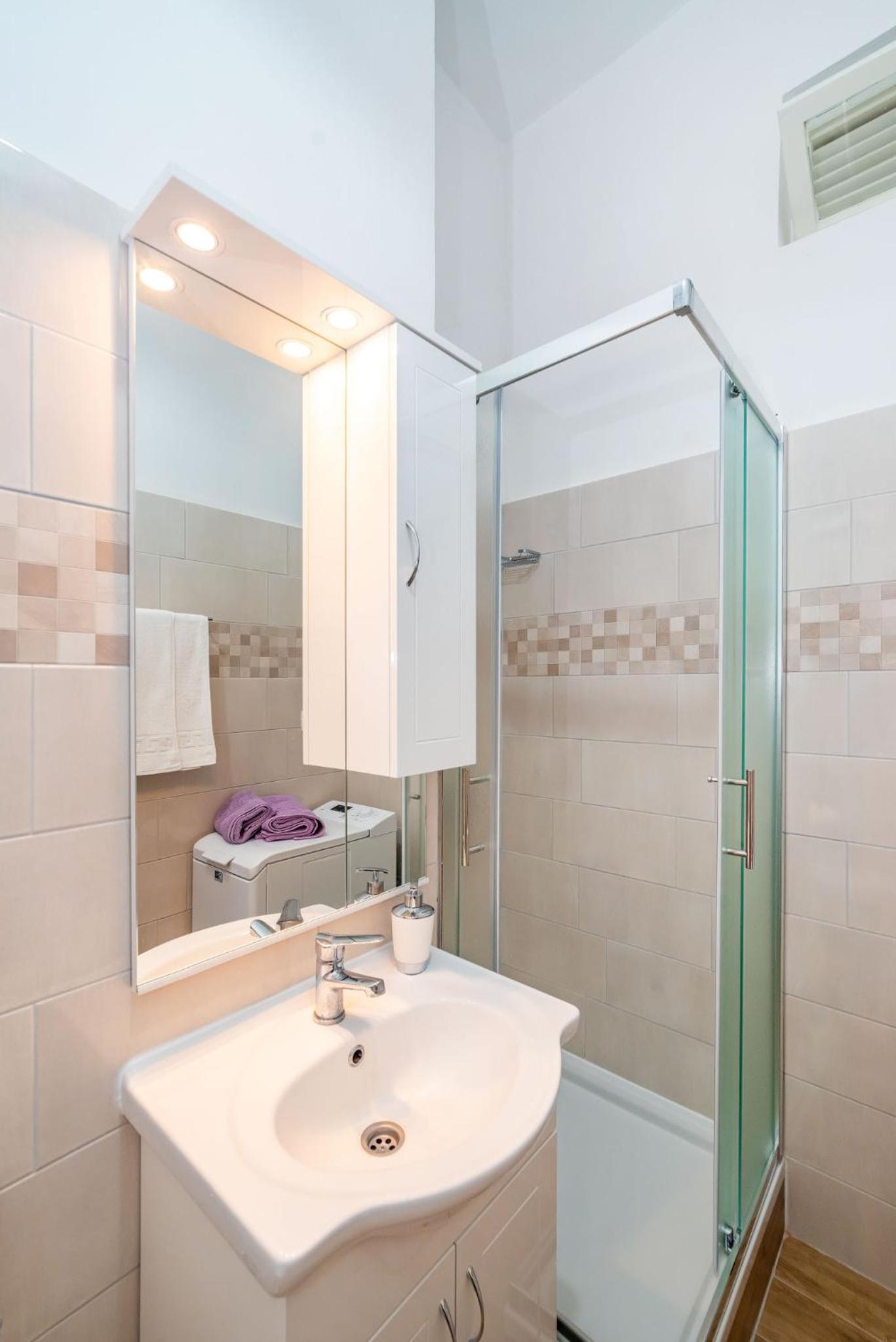 One-Bedroom Apartment - Photo 45