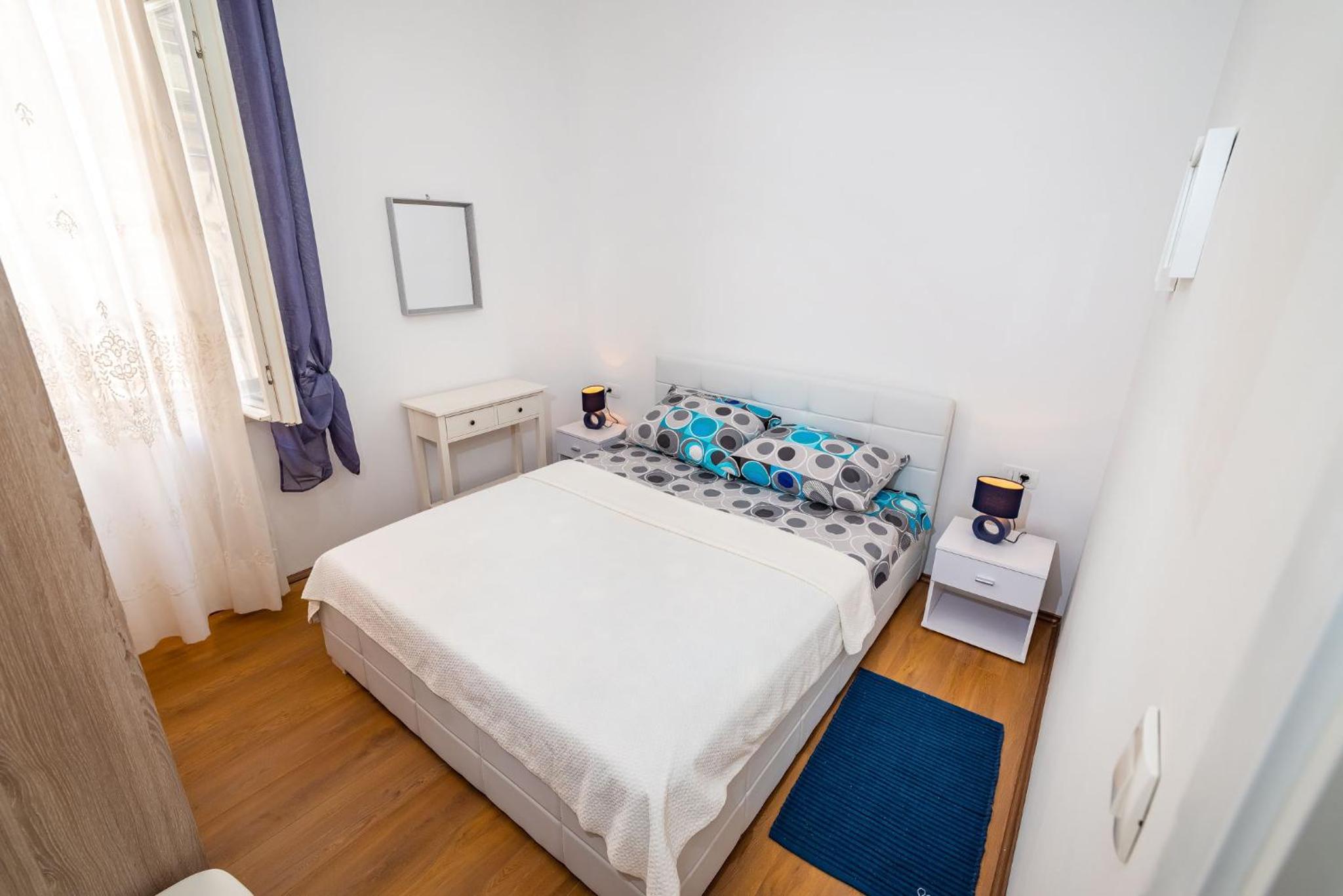 One-Bedroom Apartment - Photo 38