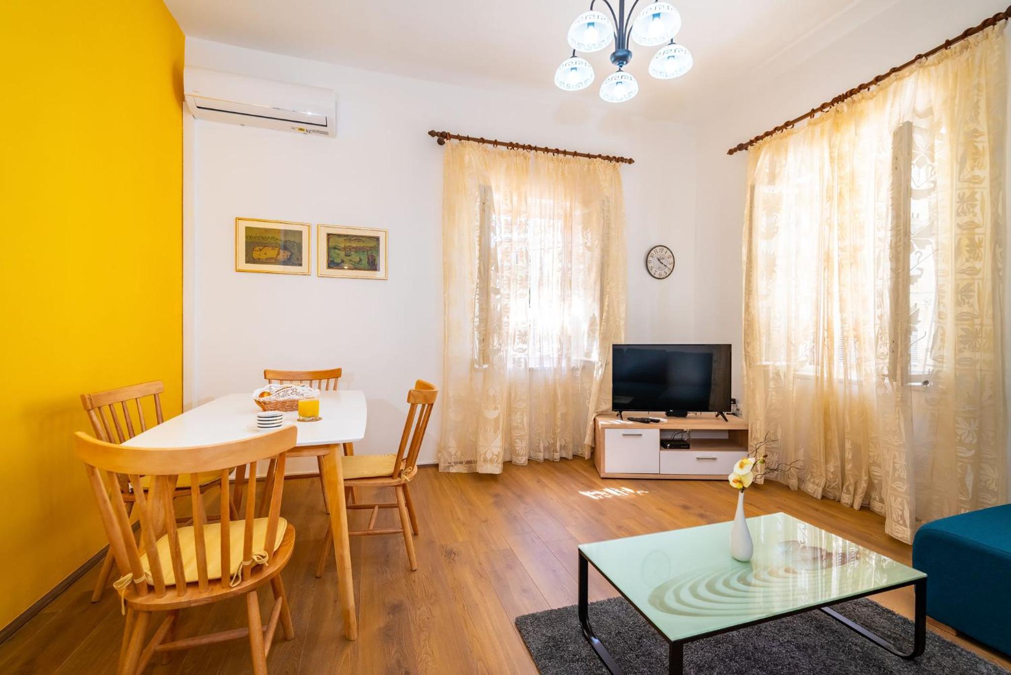 One-Bedroom Apartment - Photo 41