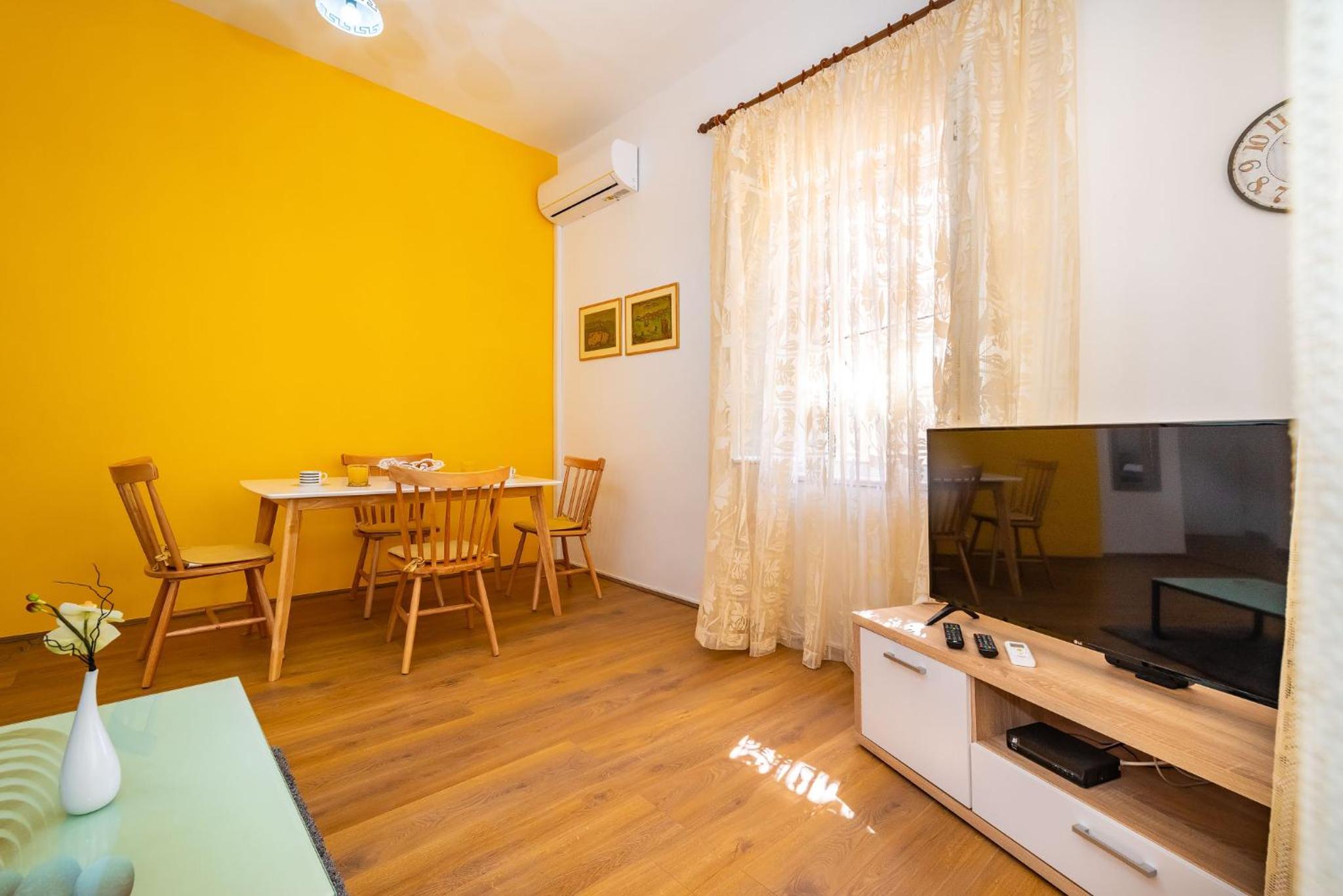 One-Bedroom Apartment - Photo 19