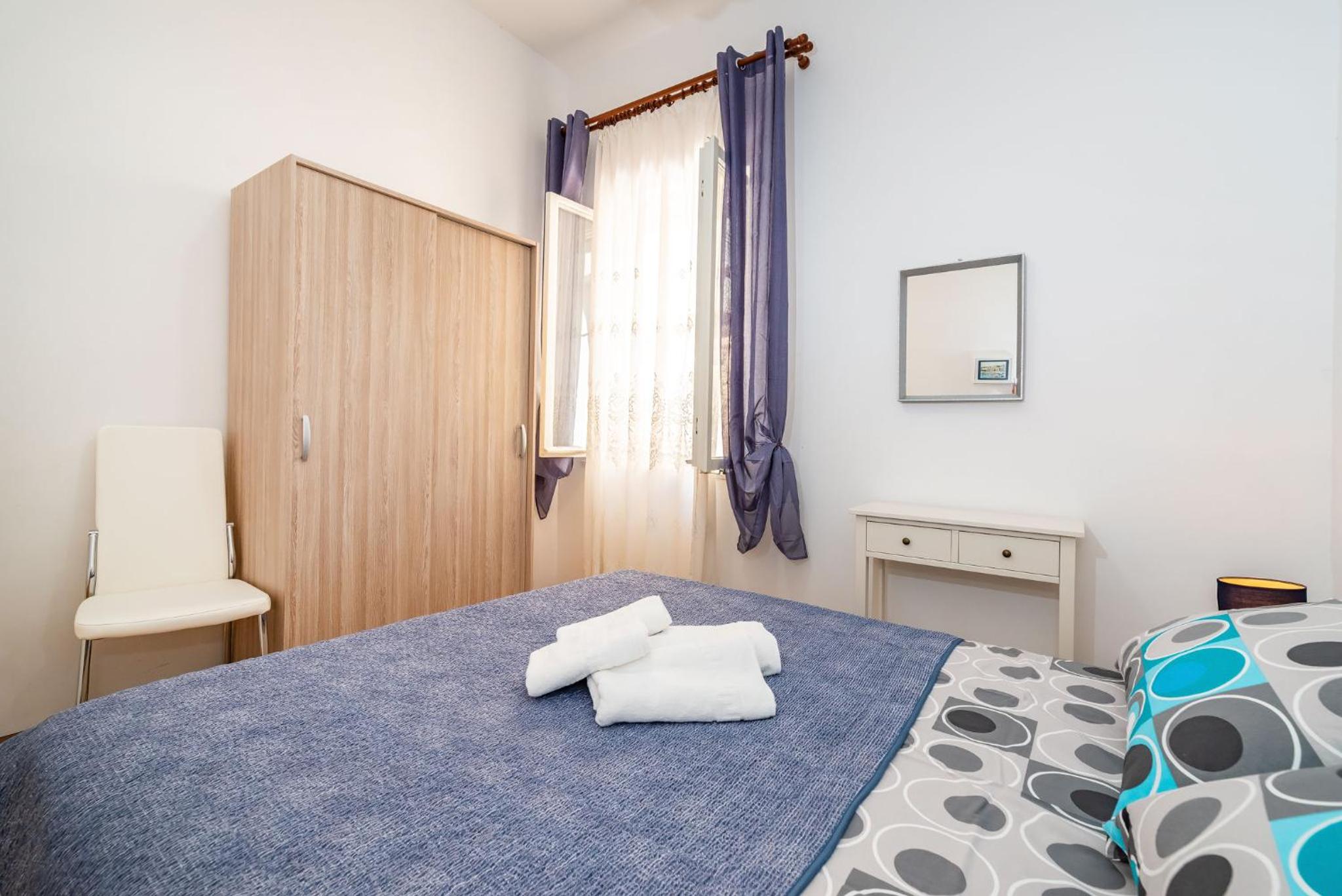 One-Bedroom Apartment - Photo 15