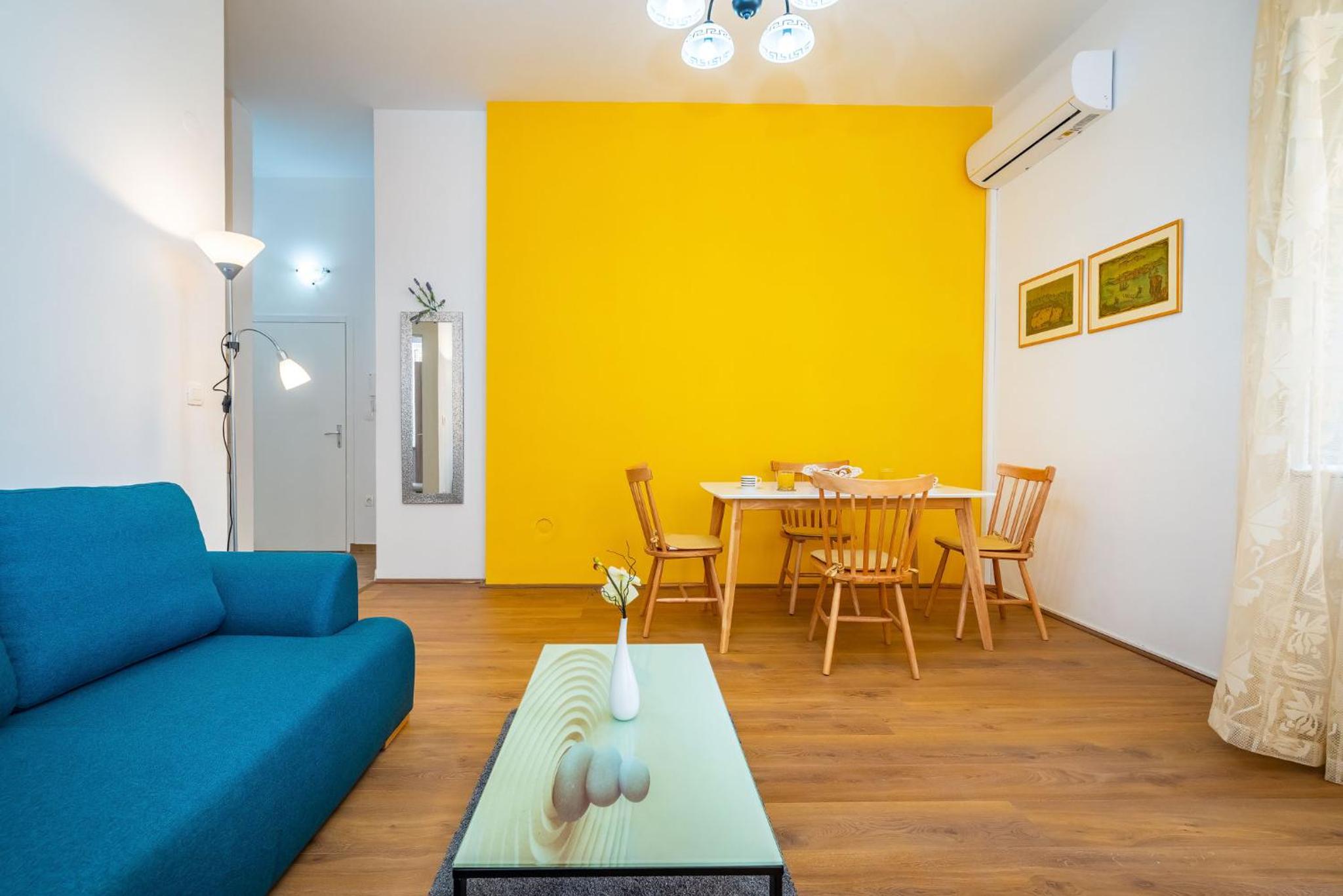 One-Bedroom Apartment - Photo 6