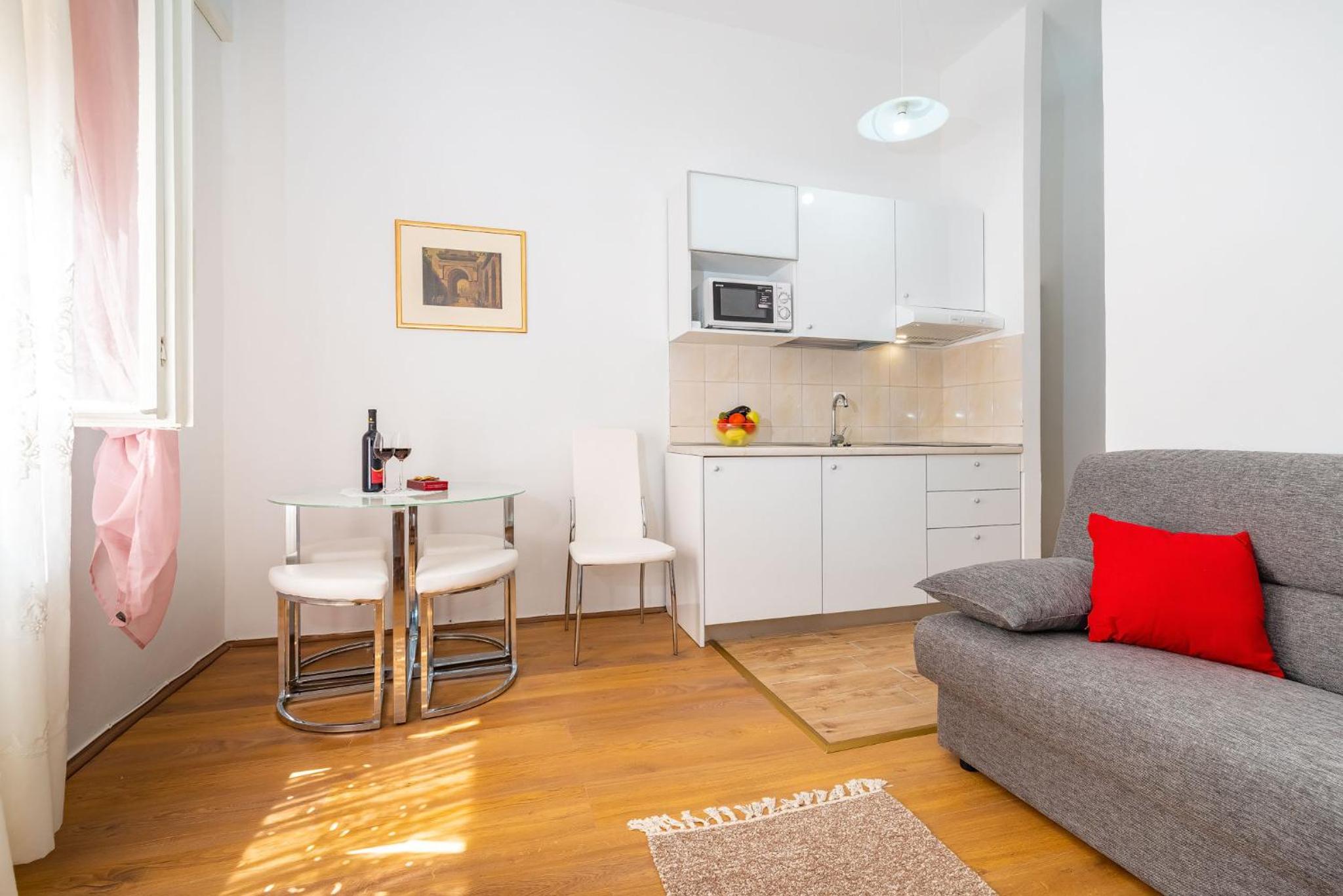 One-Bedroom Apartment - Photo 49