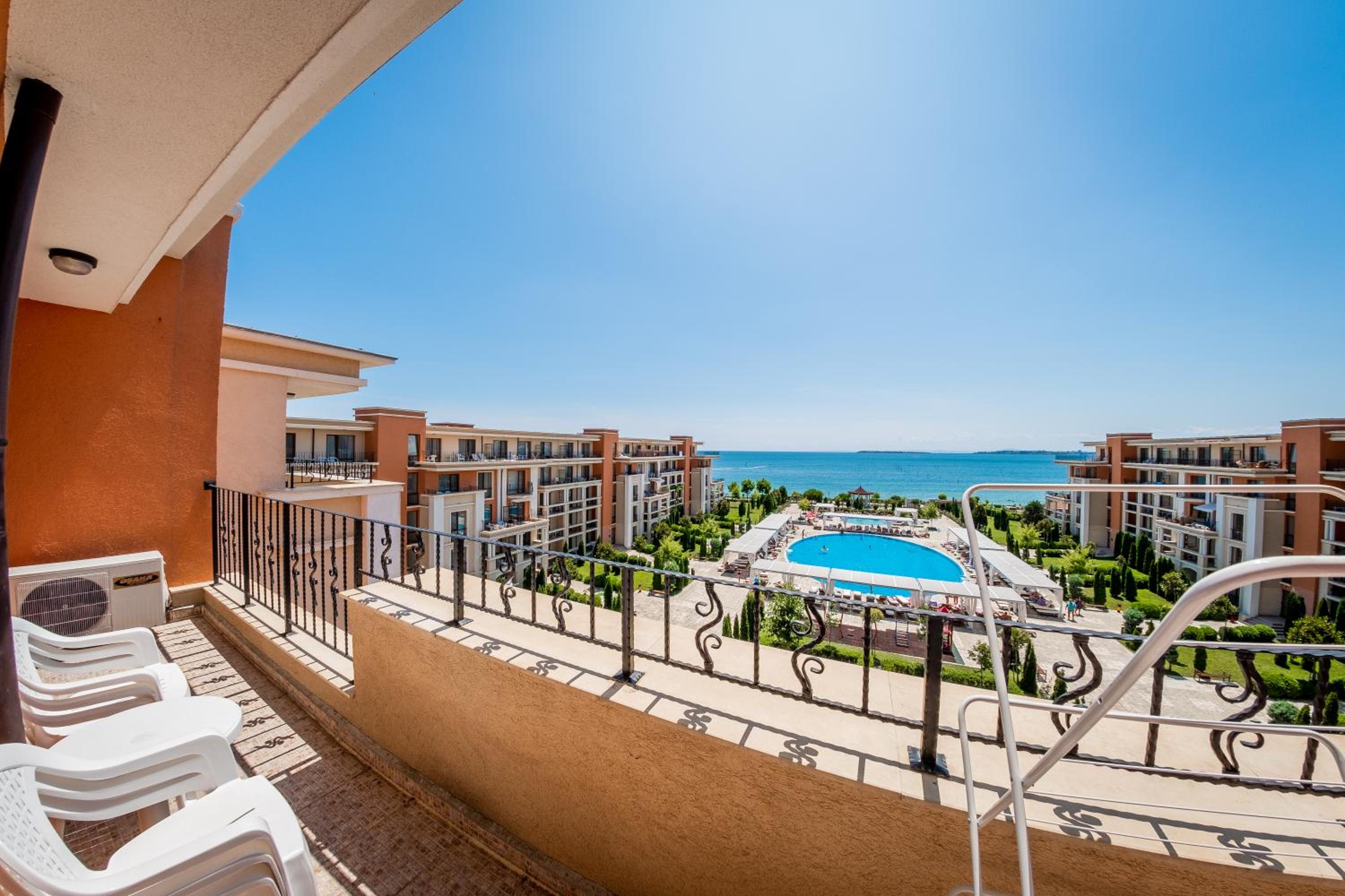 Three-Bedroom Apartment with Balcony and Side Sea View