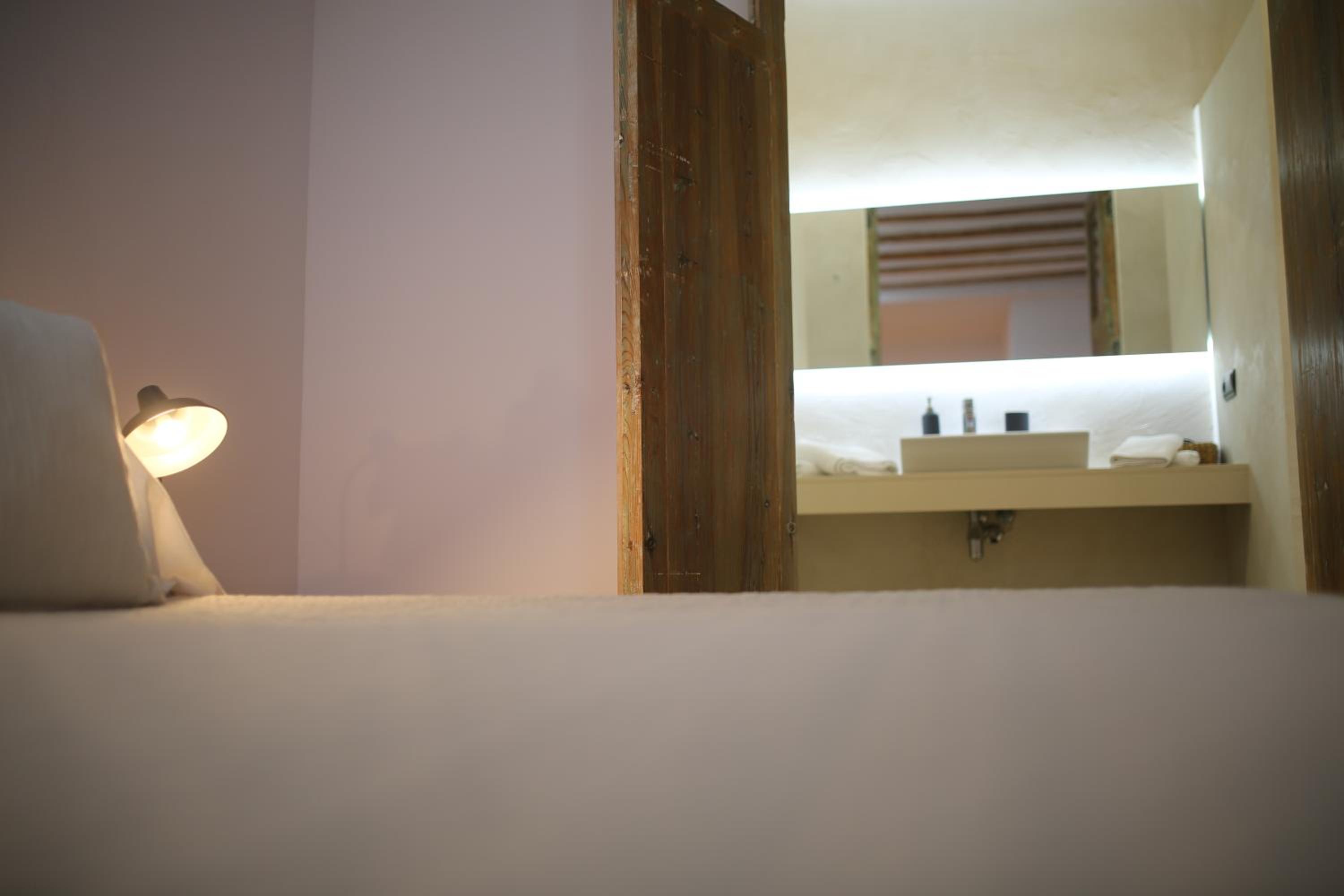 Studio Apartment - Photo 11