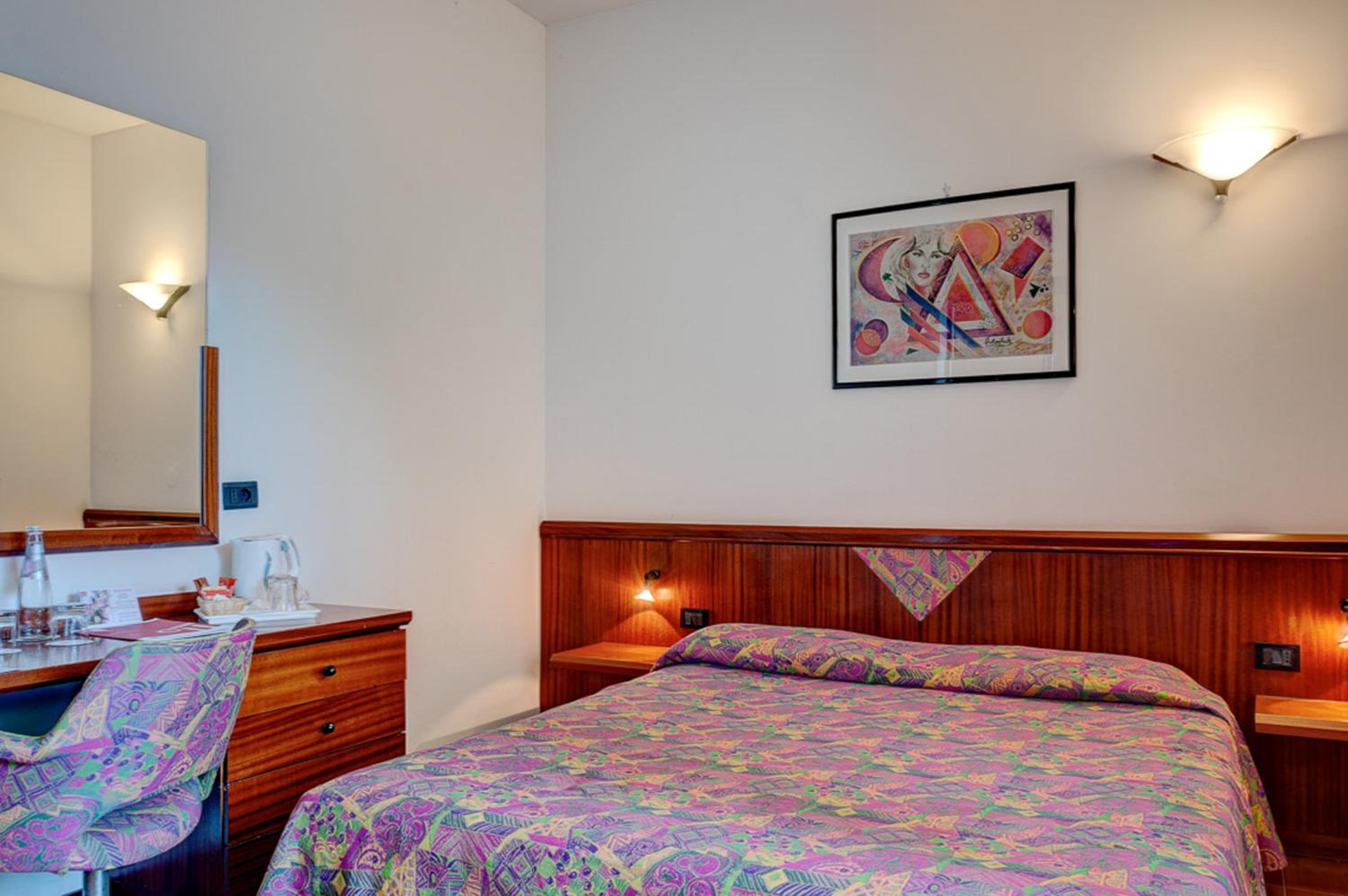 Standard Double or Twin Room with Terrace - Photo 7
