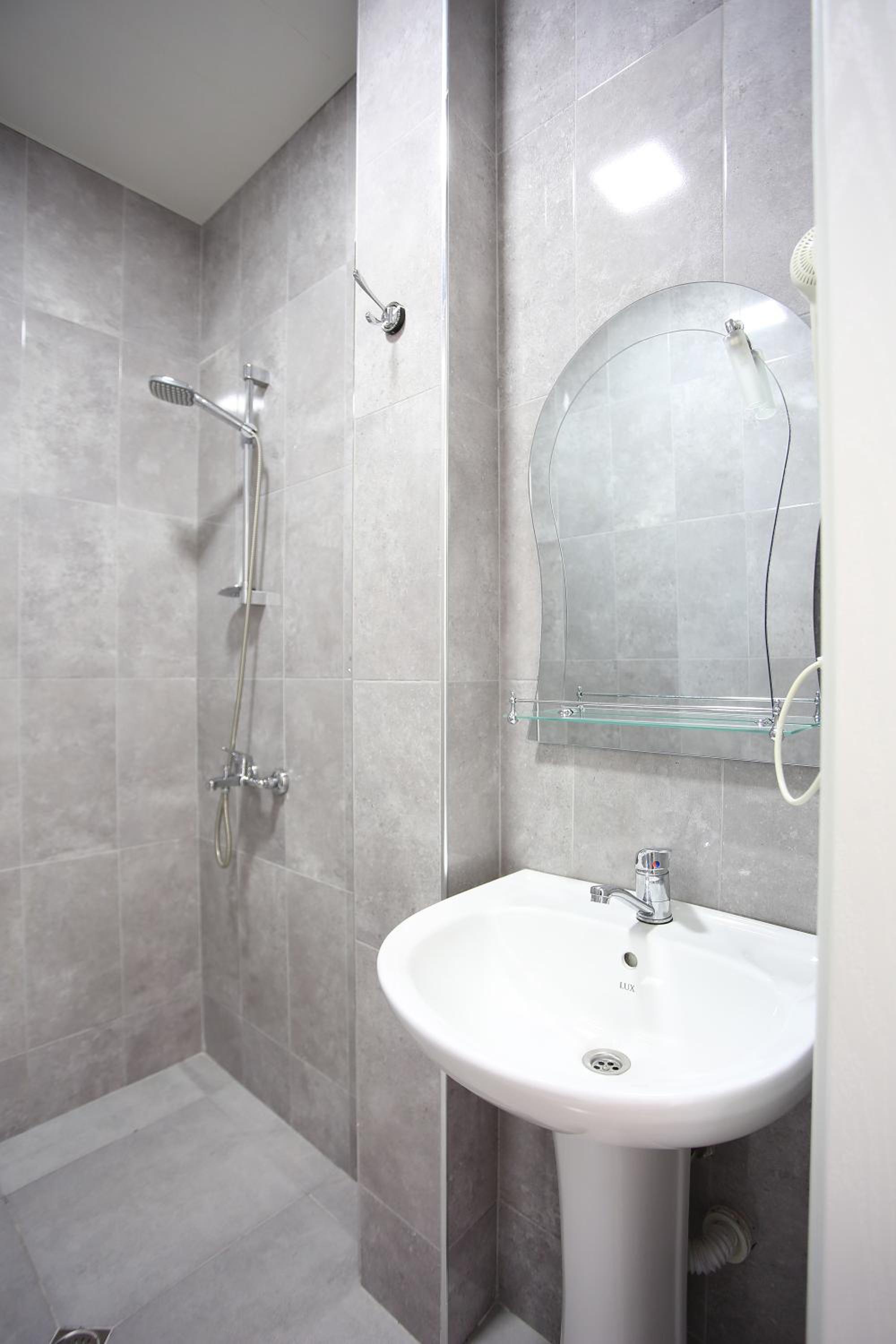 Deluxe Room (2 Adults + 1 Child) photo 3