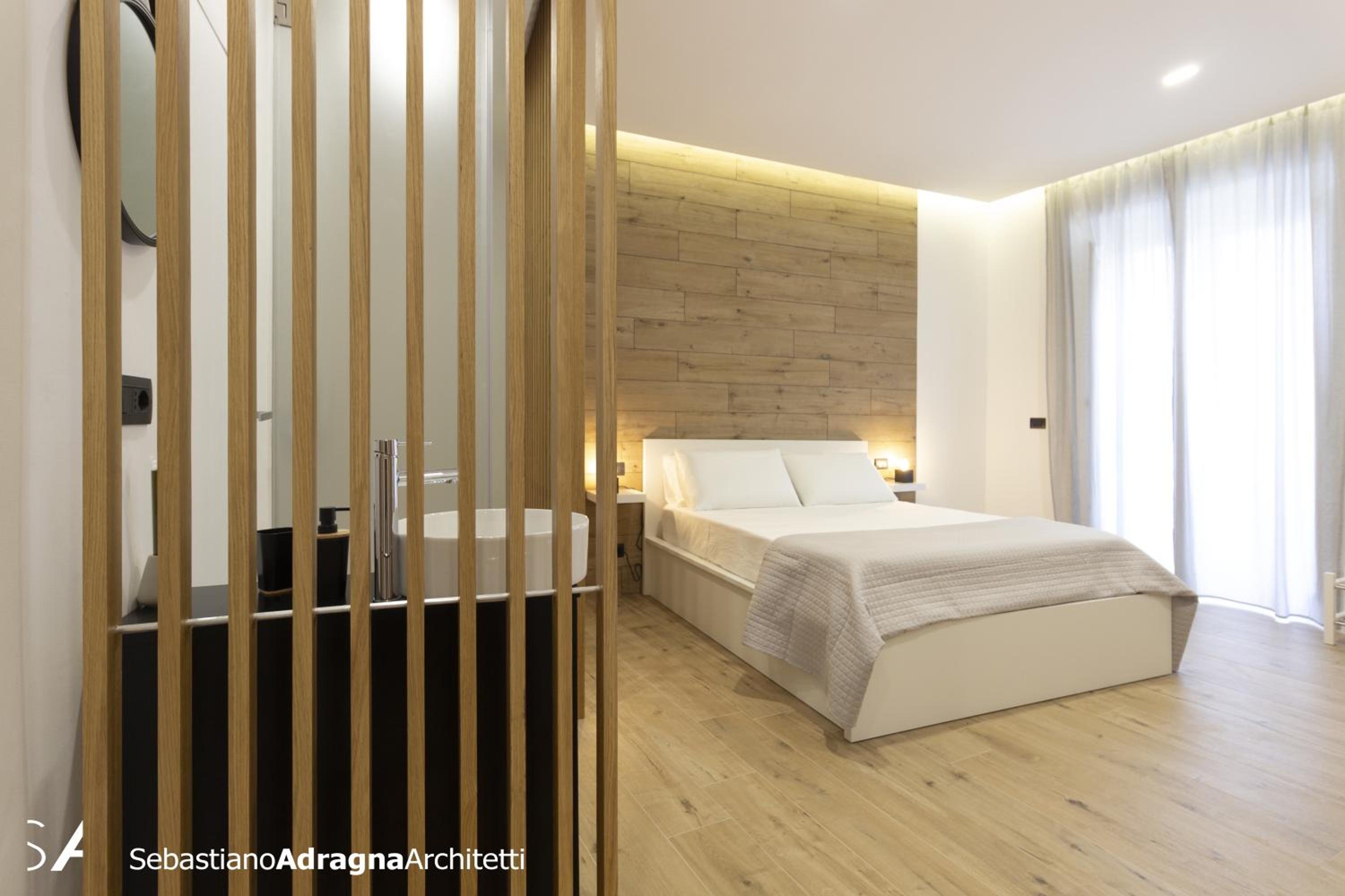 Deluxe Double Room with Balcony - Photo 2