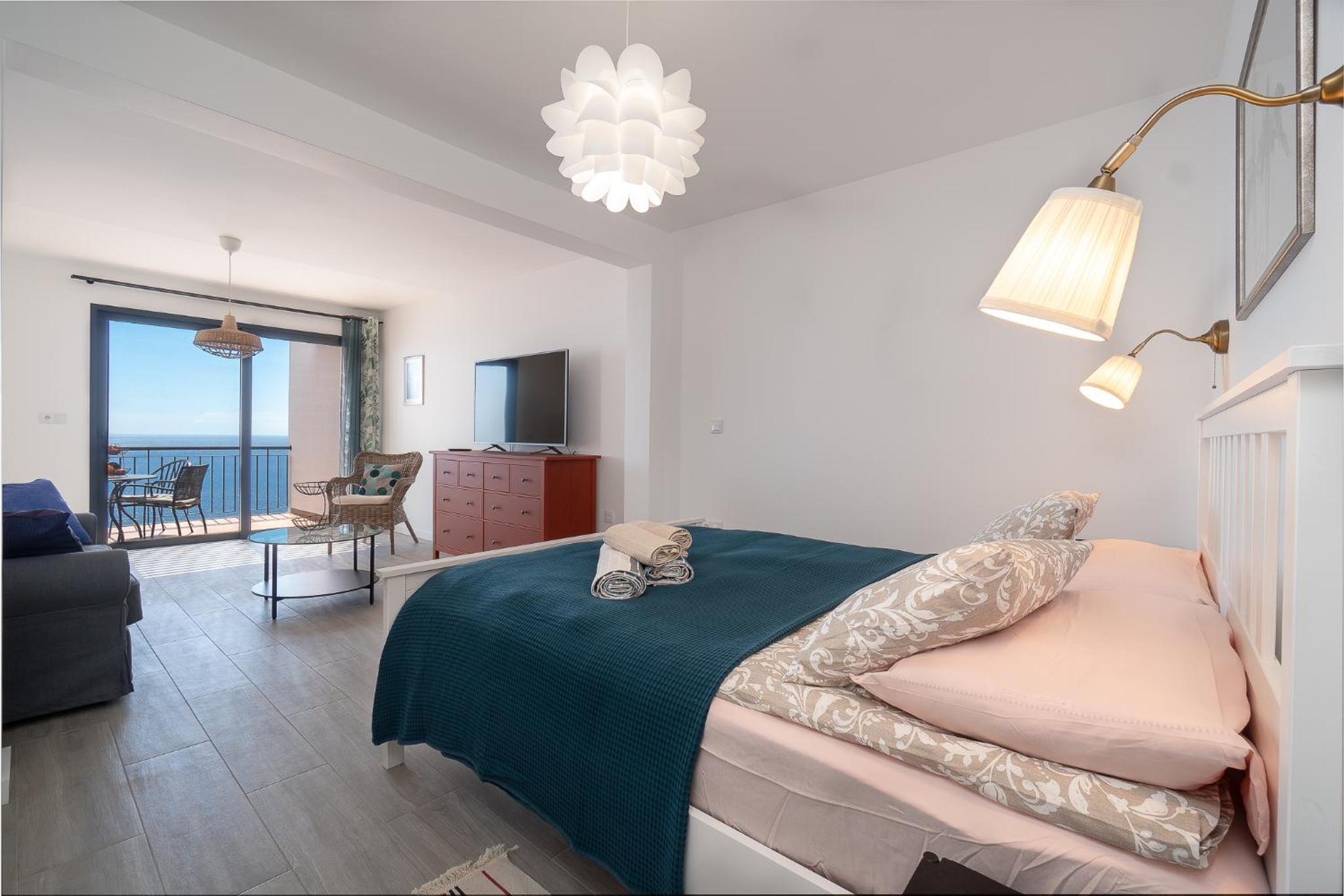 Studio Apartment with Sea View
