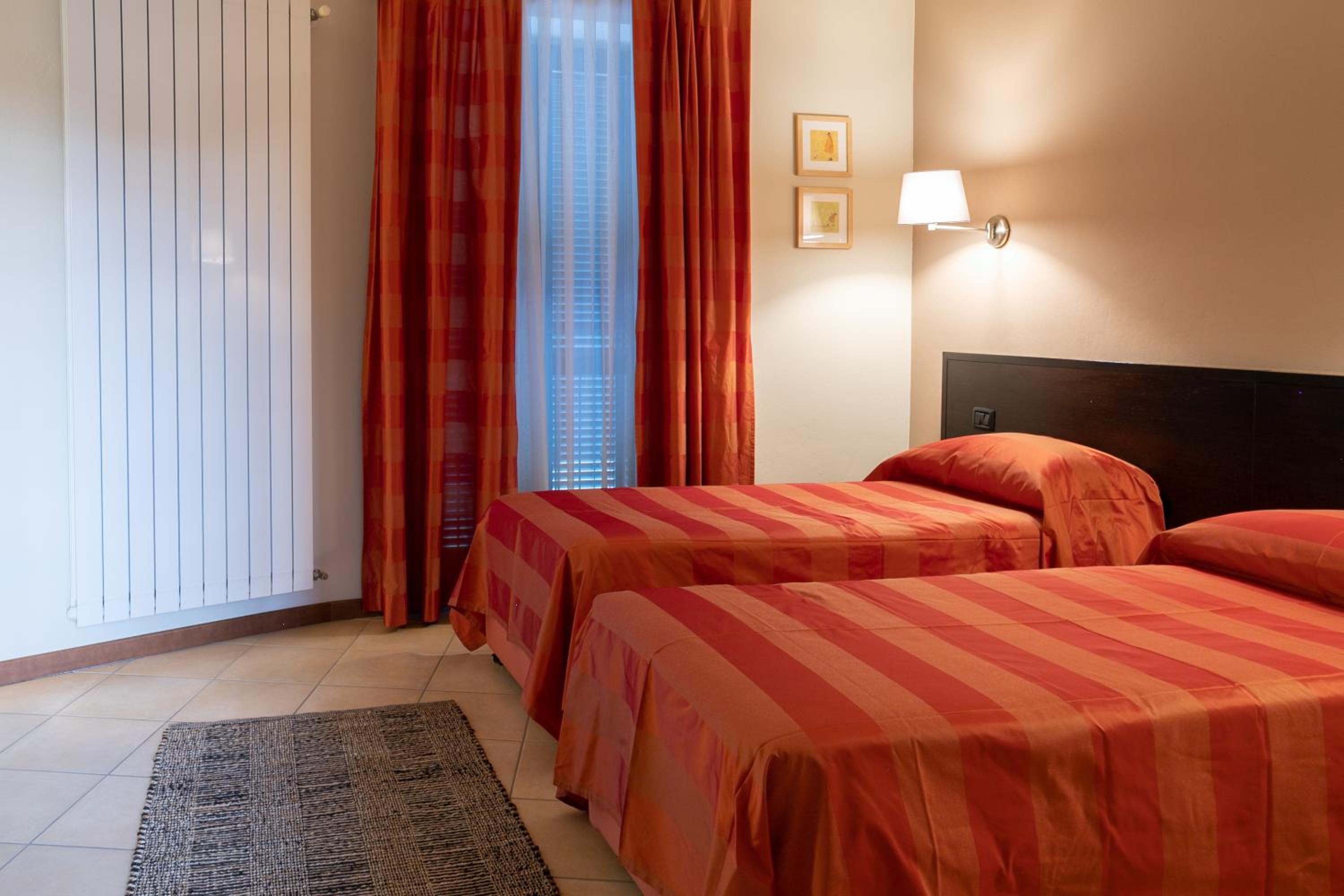Double or Twin Room - Photo 4