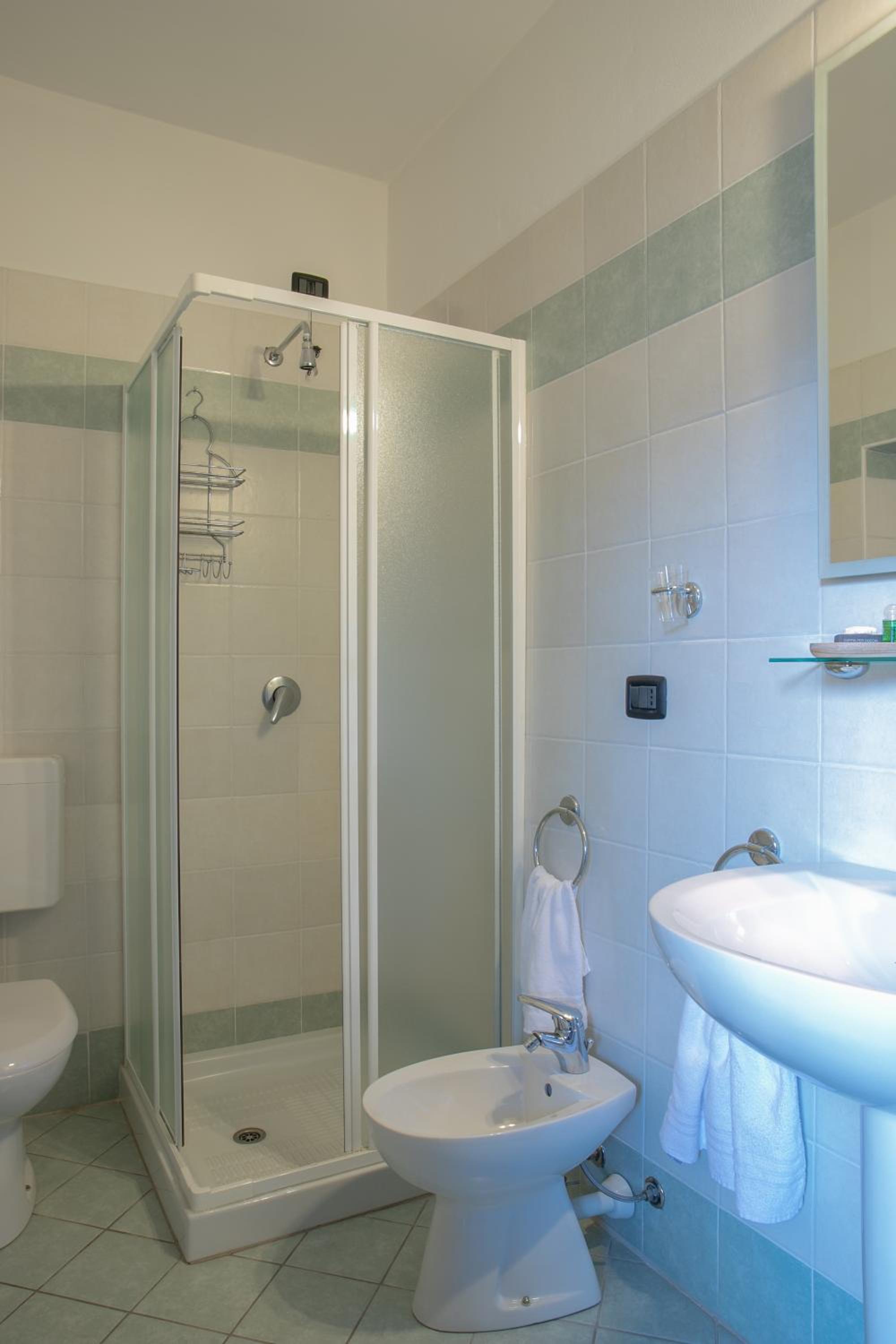 Double or Twin Room - Photo 6
