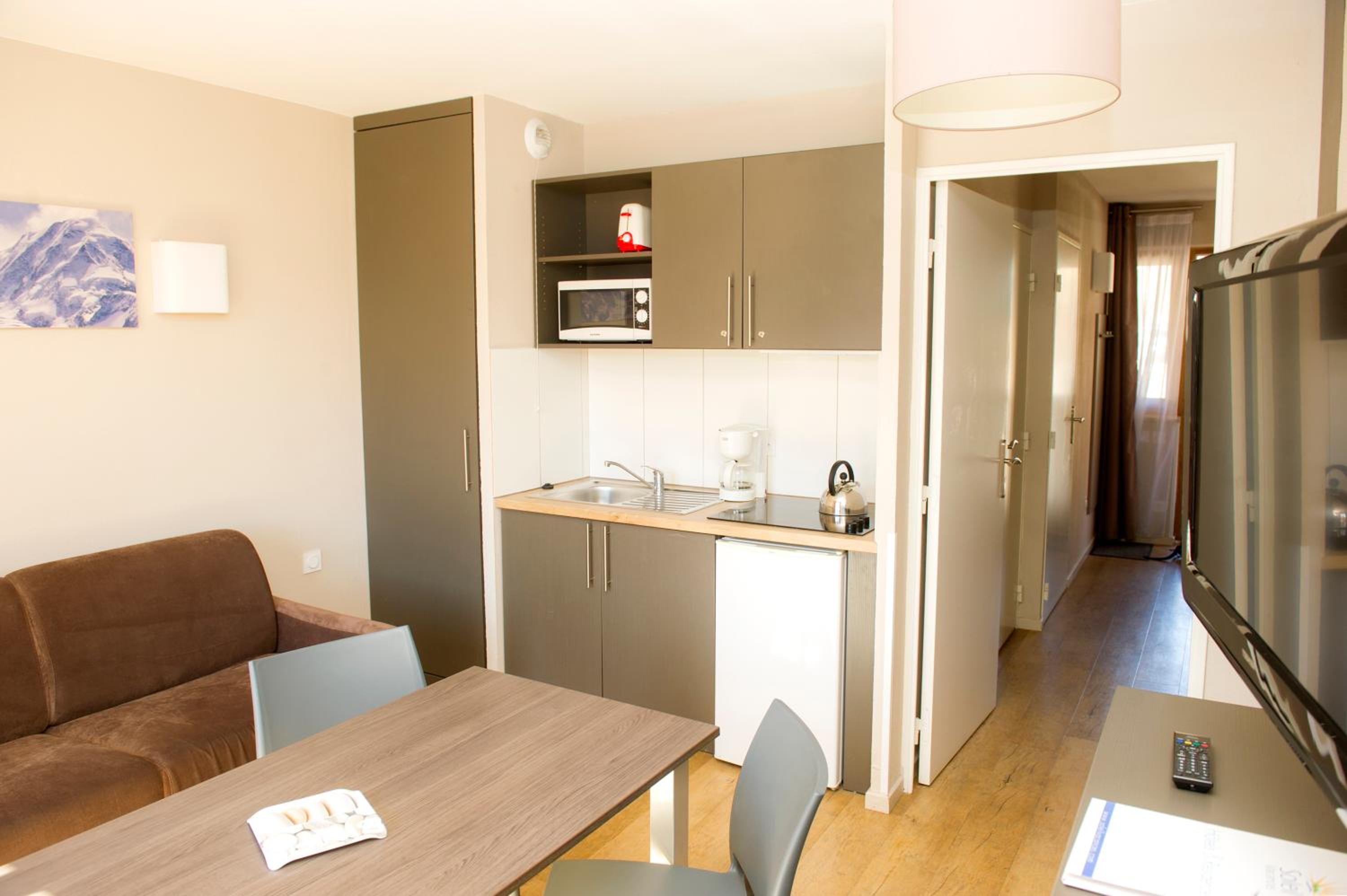 One-Bedroom Apartment (5 Adults) - Photo 21