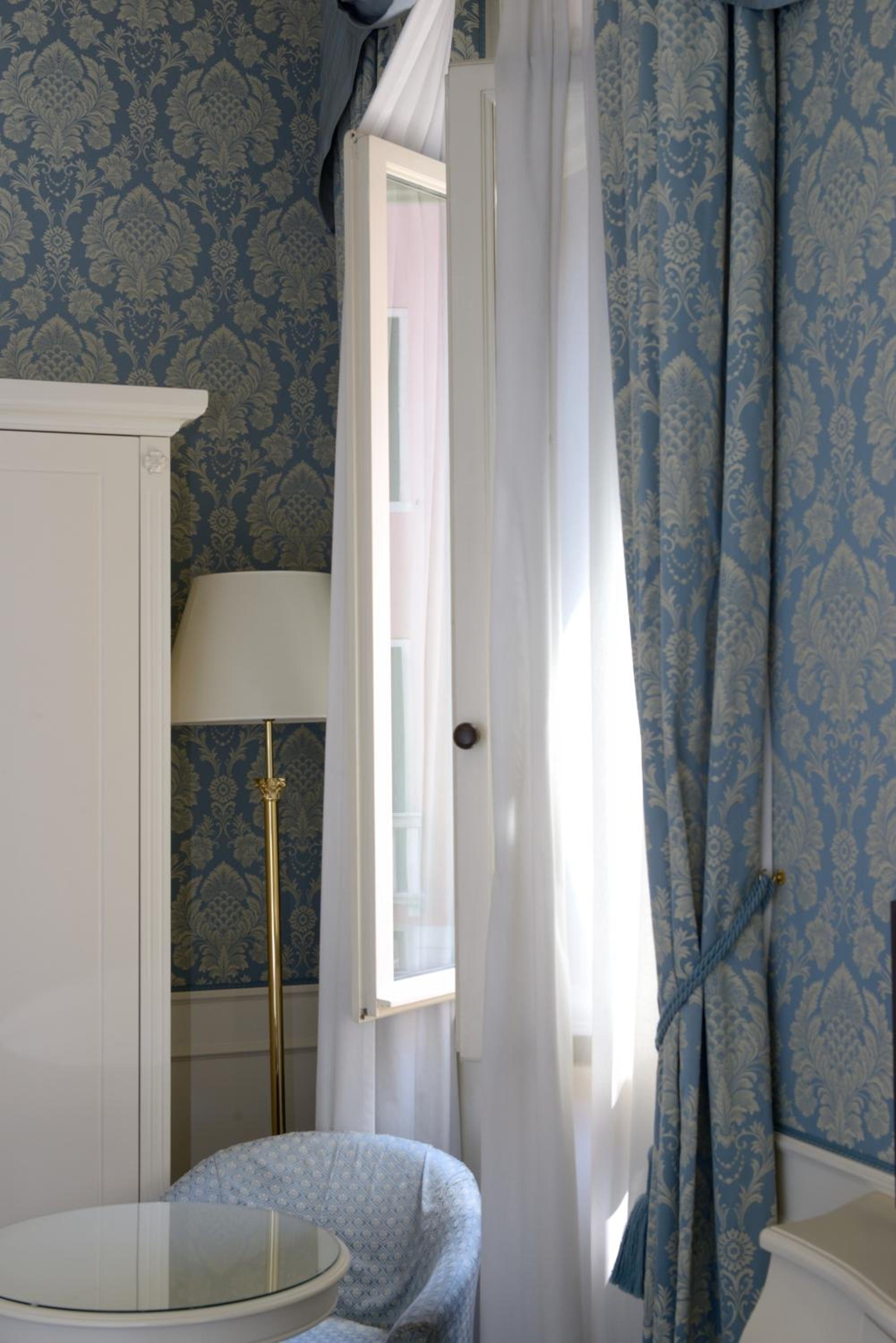 Double or Twin Room photo 3