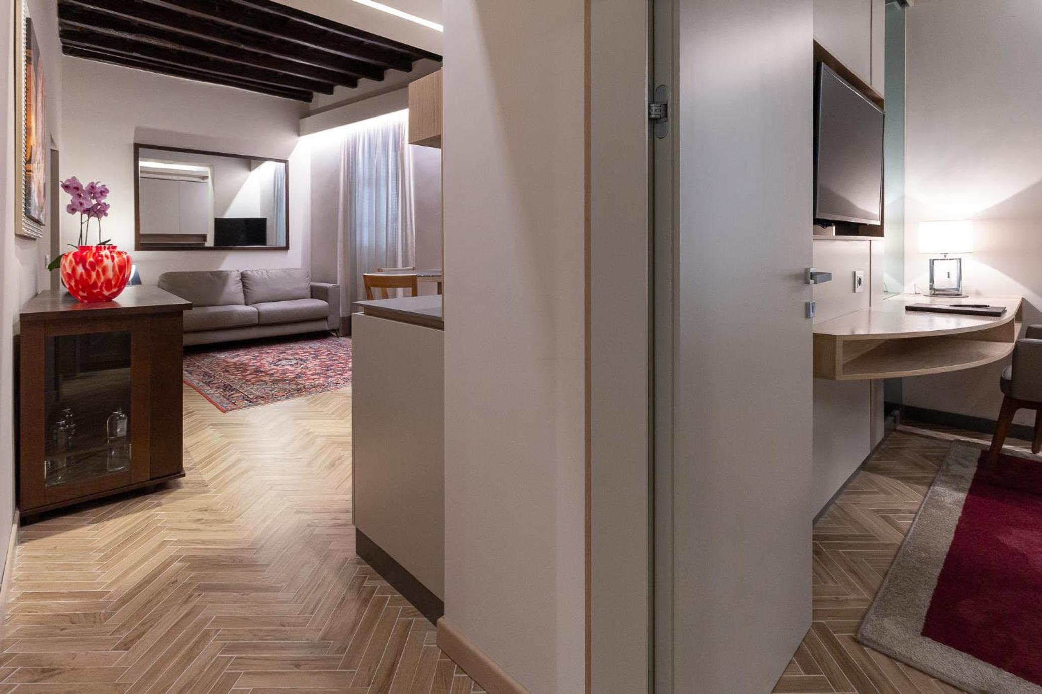 Deluxe Apartment