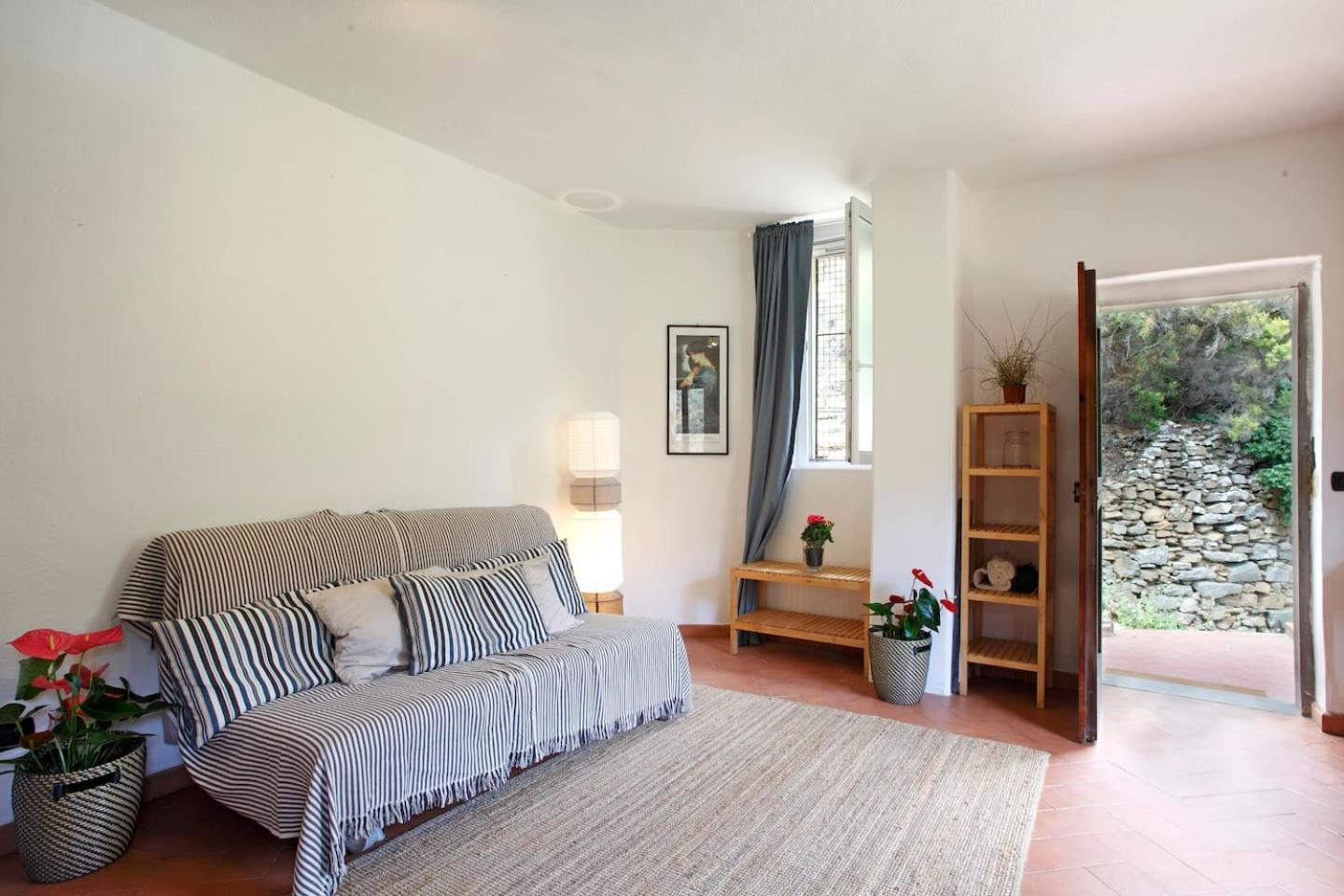 One-Bedroom House - Photo 1