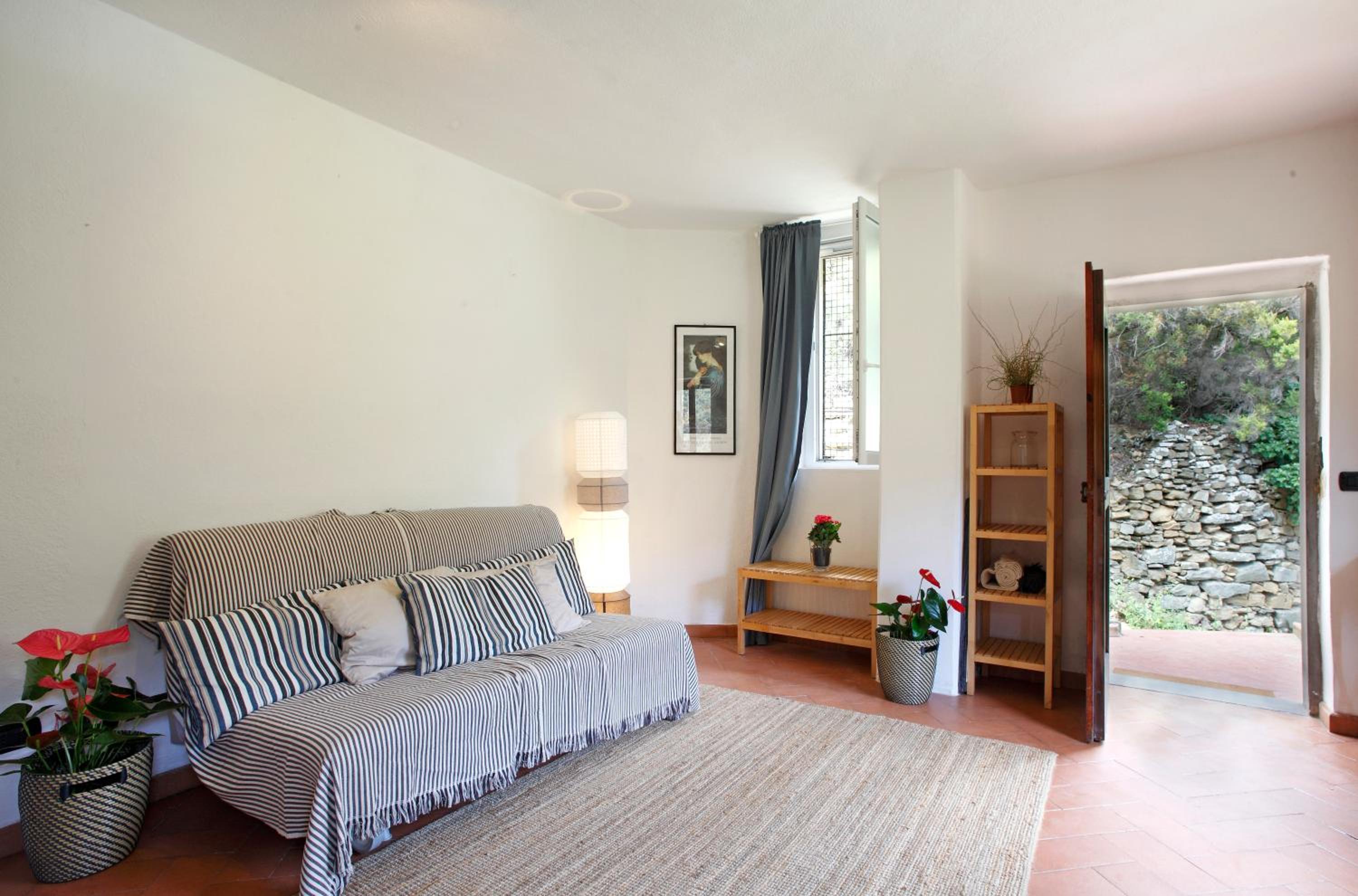 One-Bedroom House - Photo 15