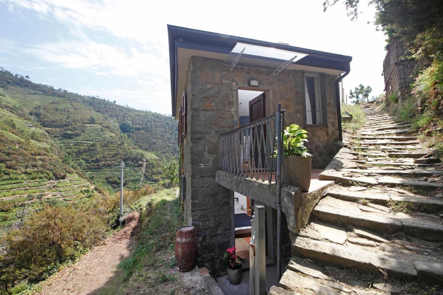 One-Bedroom House - Photo 3