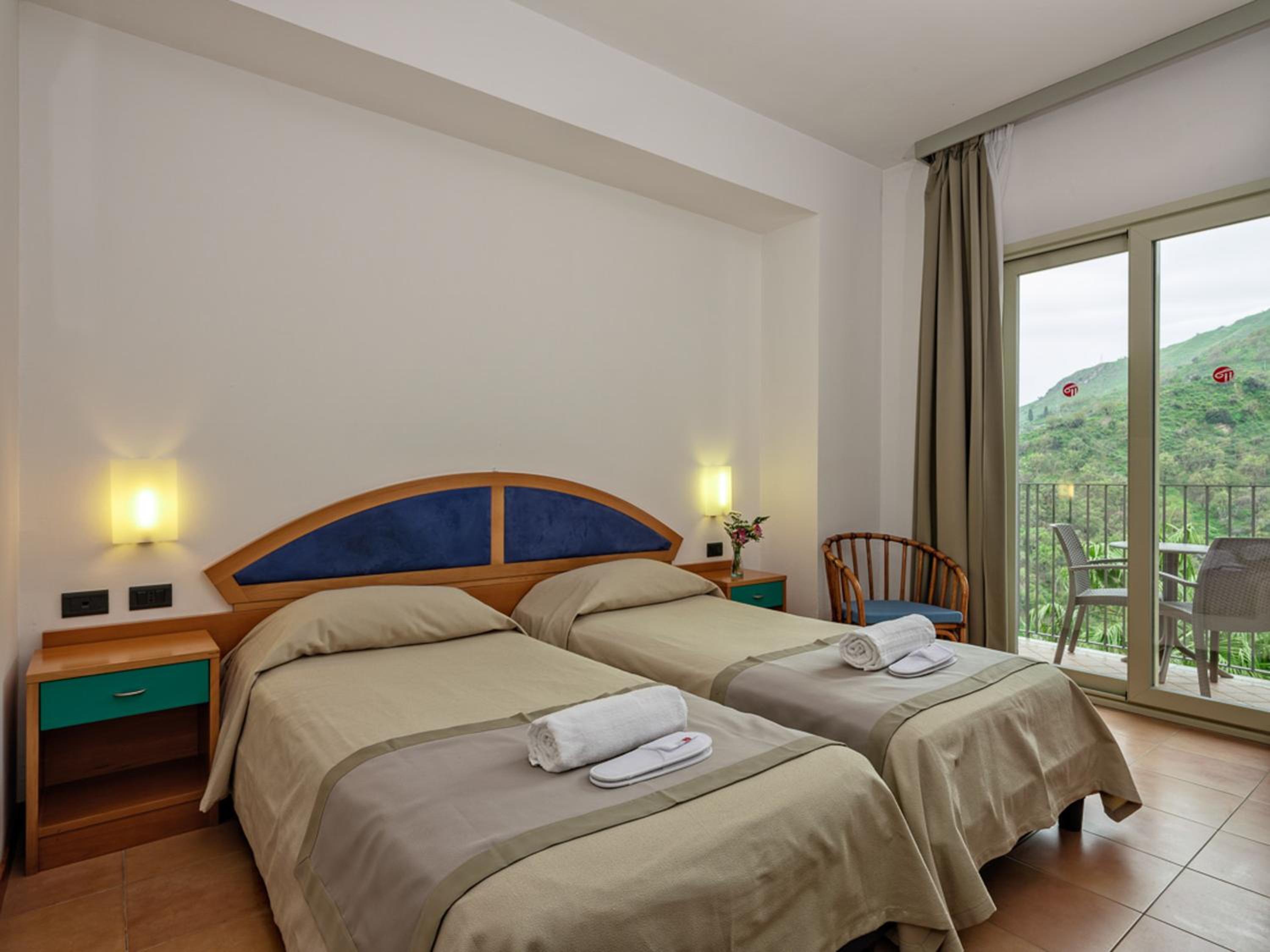 Standard Double/Twin Room - Photo 8