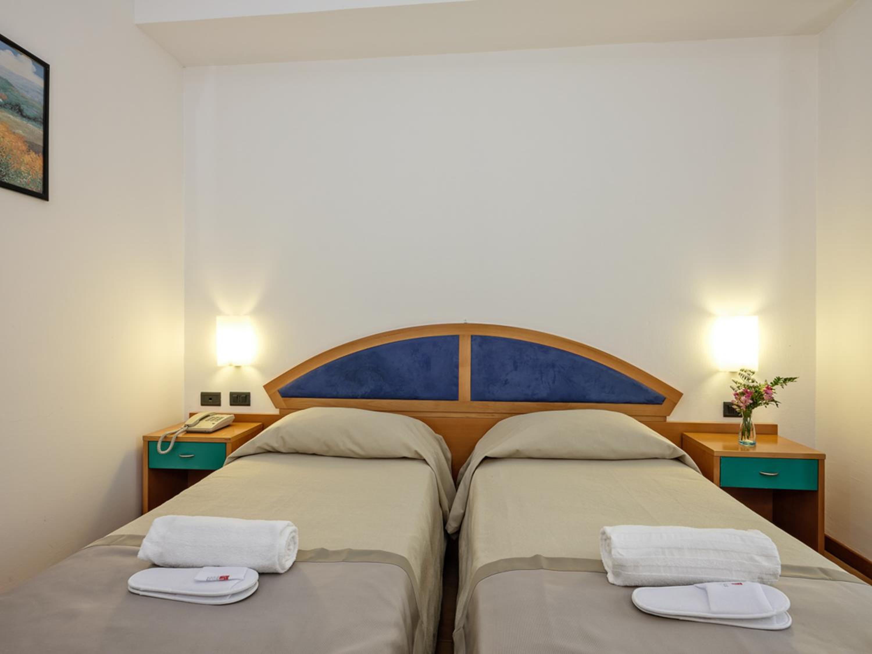 Standard Double/Twin Room - Photo 7