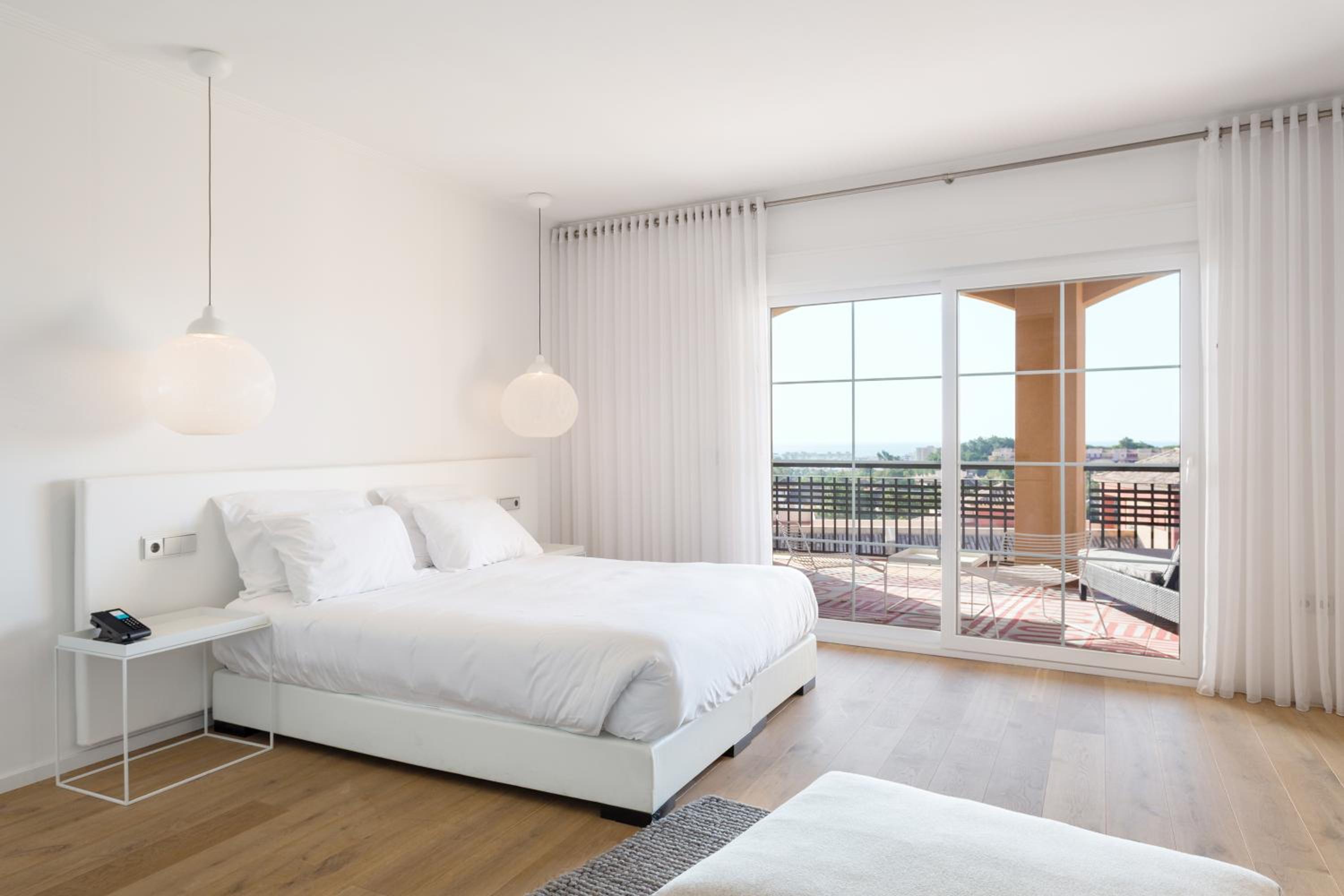 Habitación Deluxe (2 Adultos + 1 Niño)