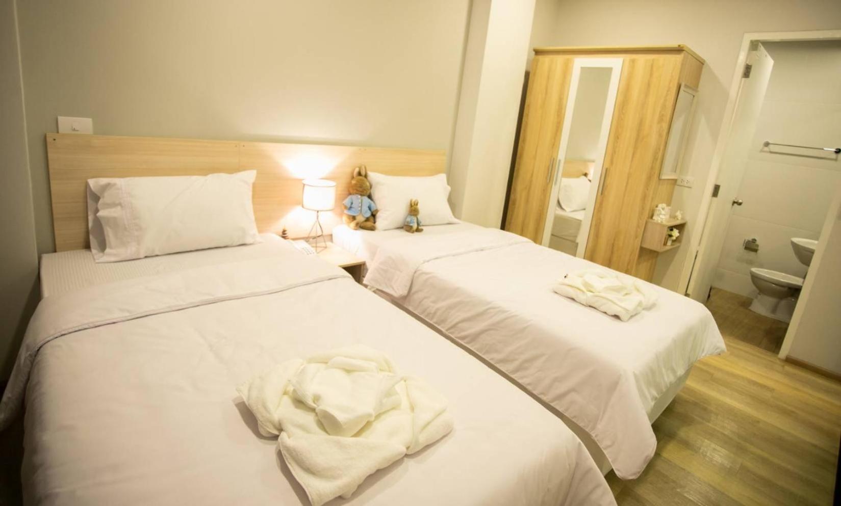 Standard Twin Room - Photo 7