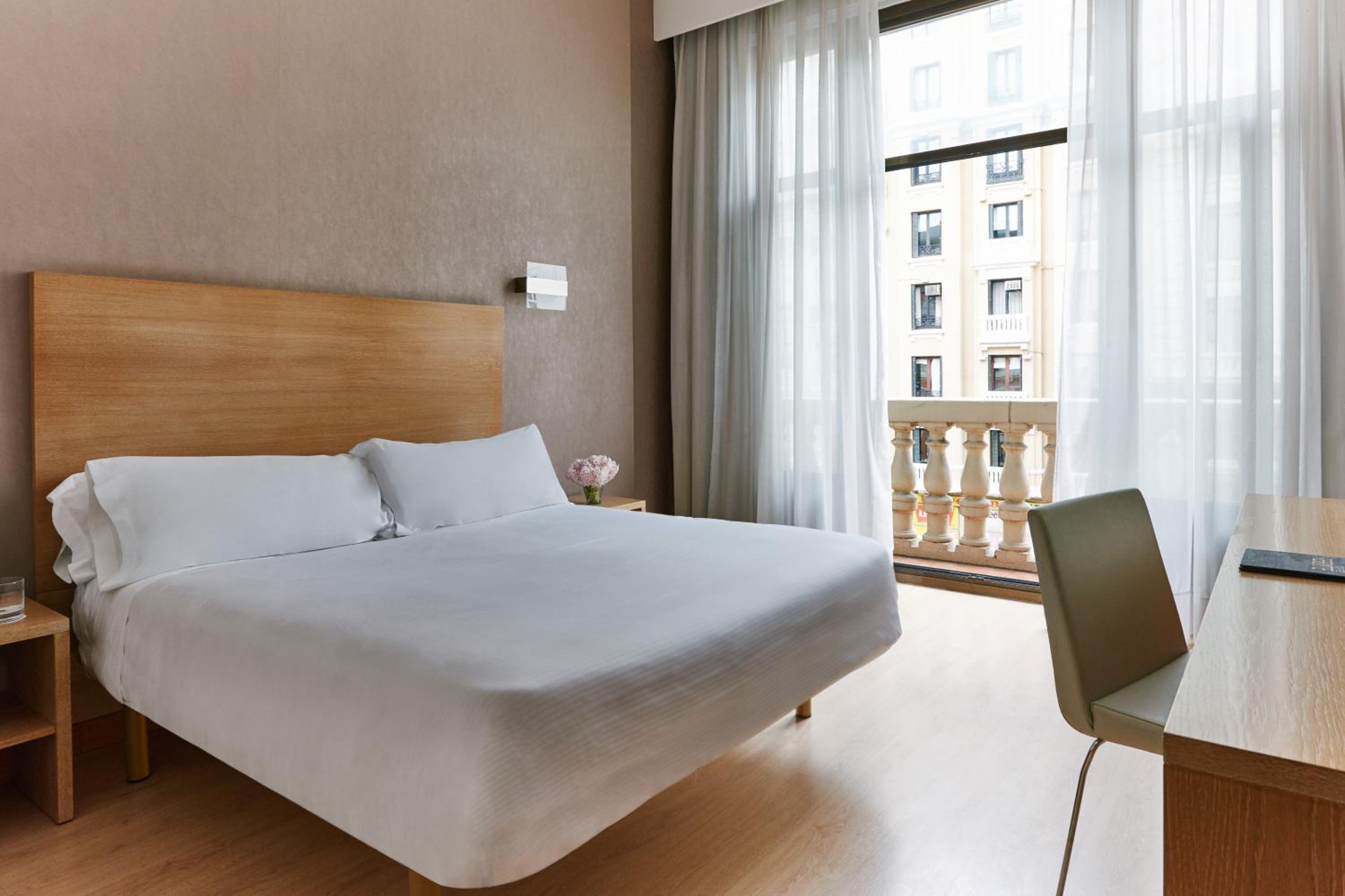 Double Room with View - Photo 14