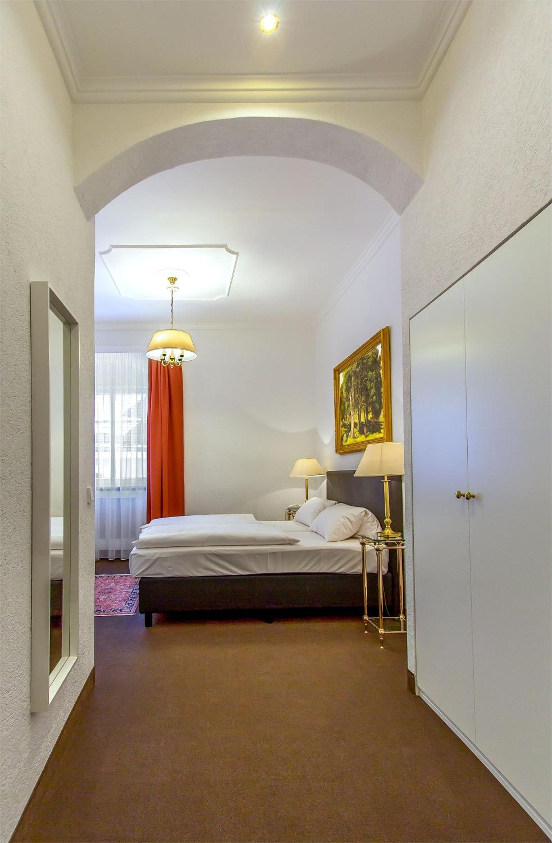 Standard Double Room - Photo 4