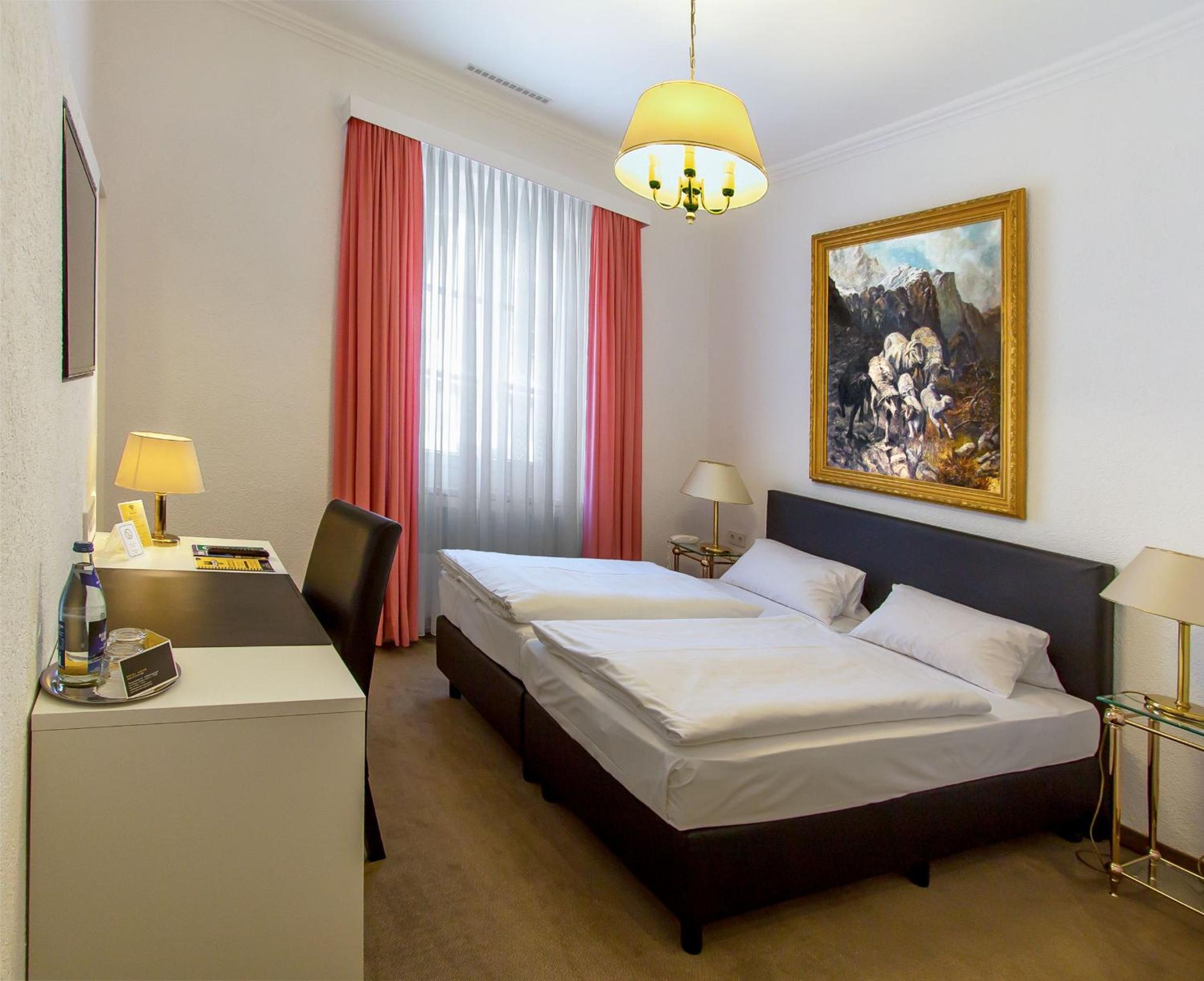 Standard Double Room - Photo 2