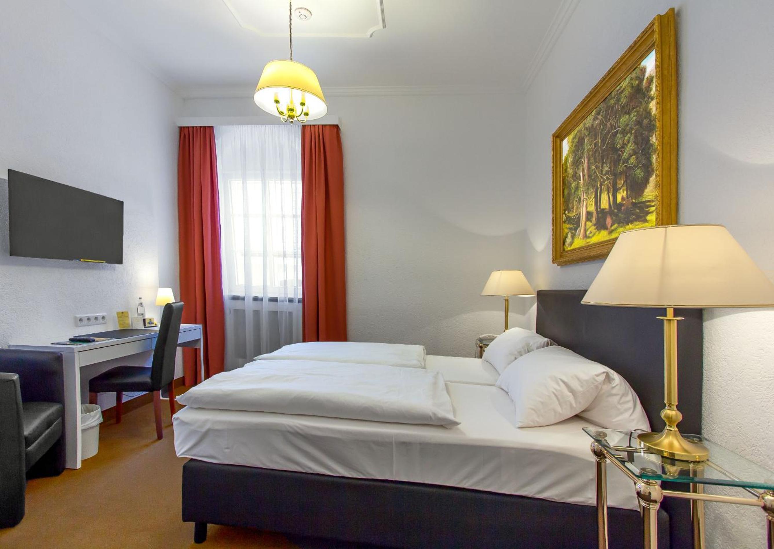 Standard Double Room - Photo 7