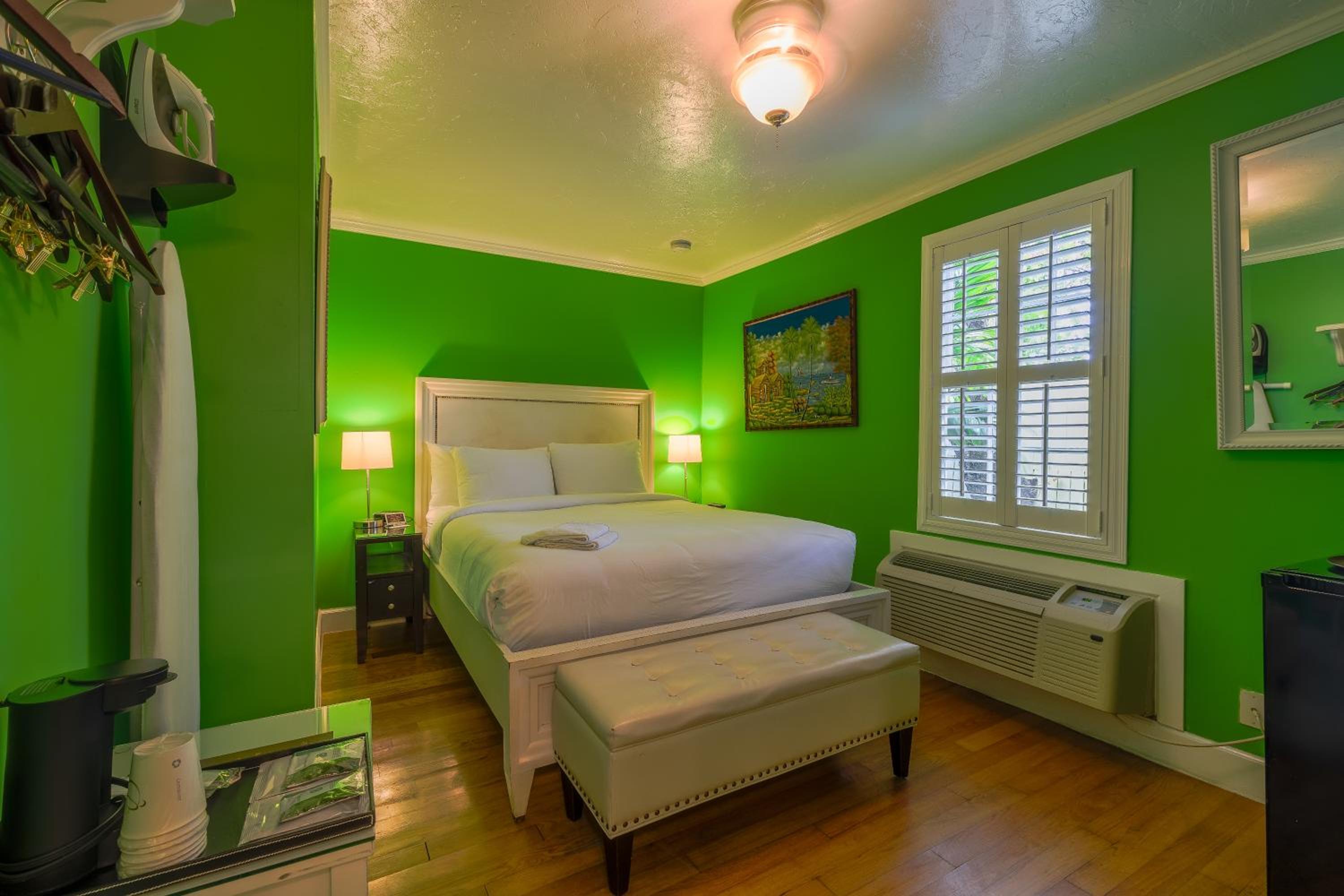 Deluxe Cottage Queen Room photo 2