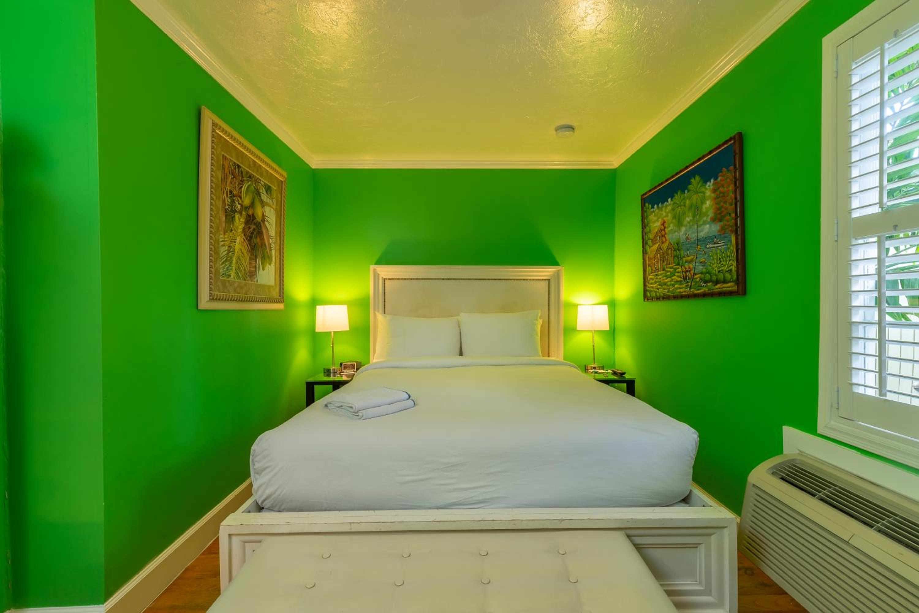 Deluxe Cottage Queen Room photo 3